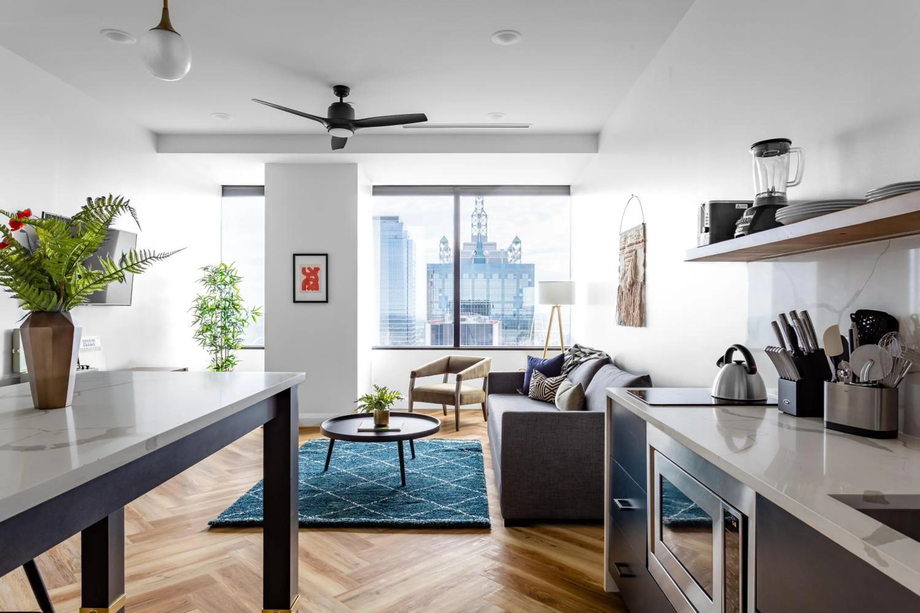 Living room in Mint House Dallas Downtown By Kasa