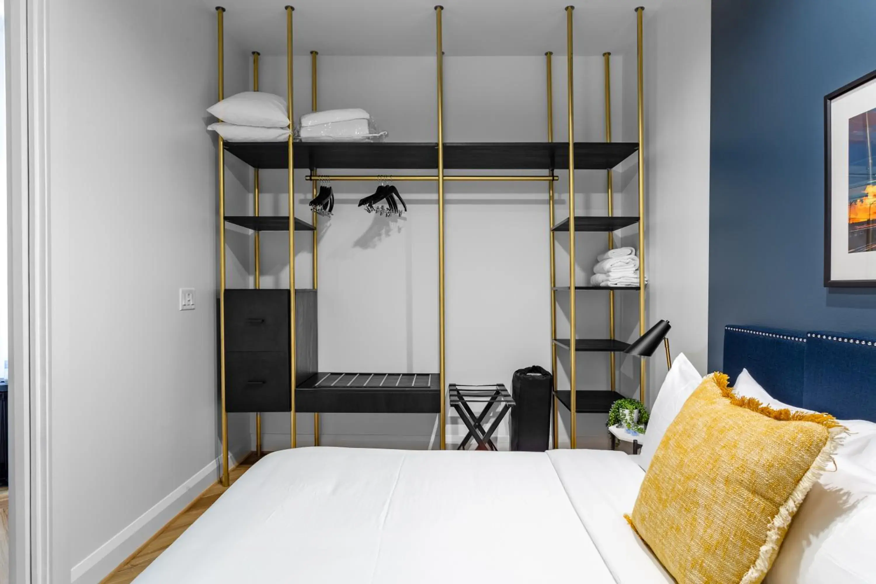 Bedroom, Bed in Mint House Dallas Downtown By Kasa Bedroom, Bed in Mint House Dallas Downtown By Kasa