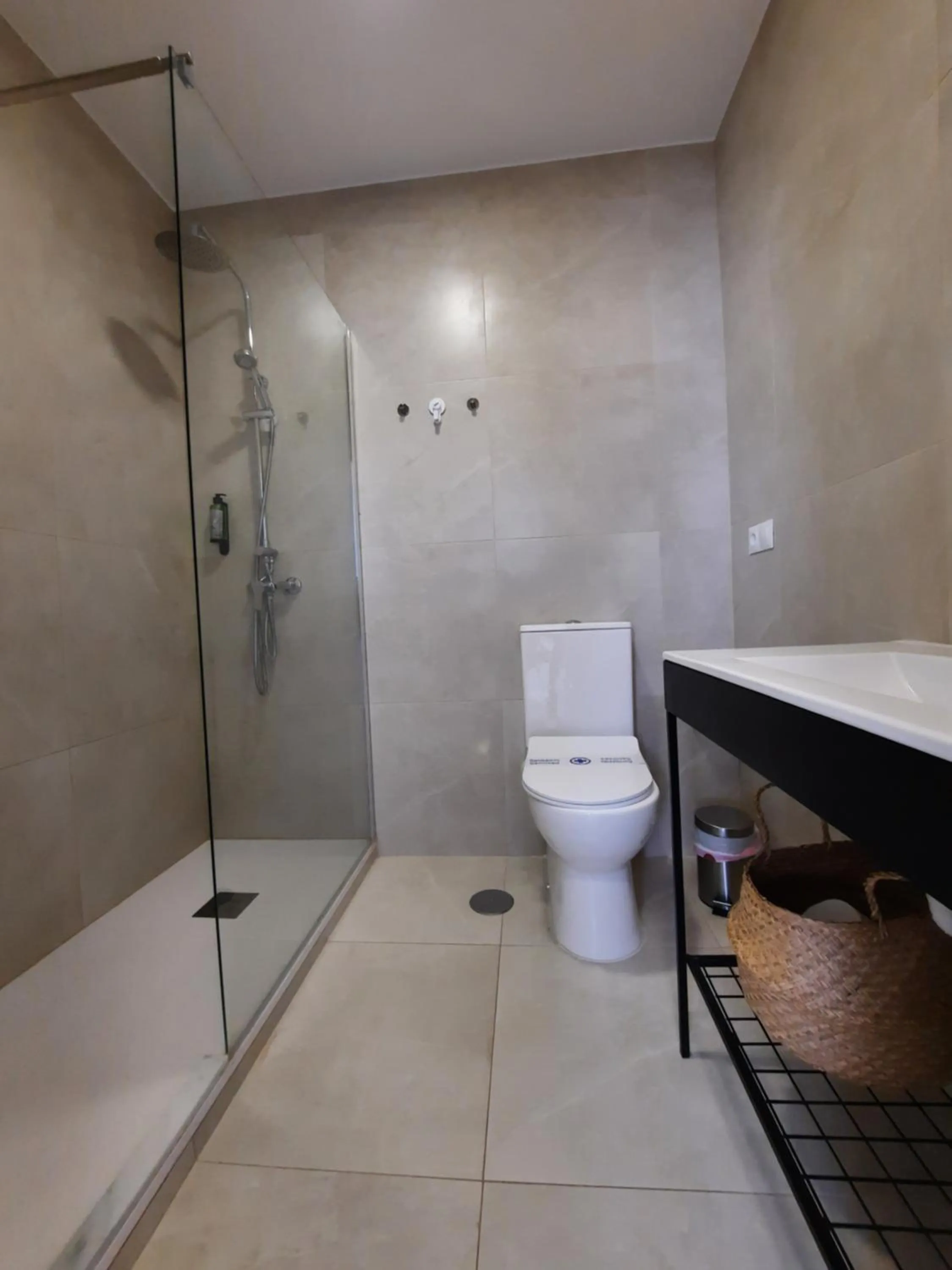 Shower in Apartamentos Avanel