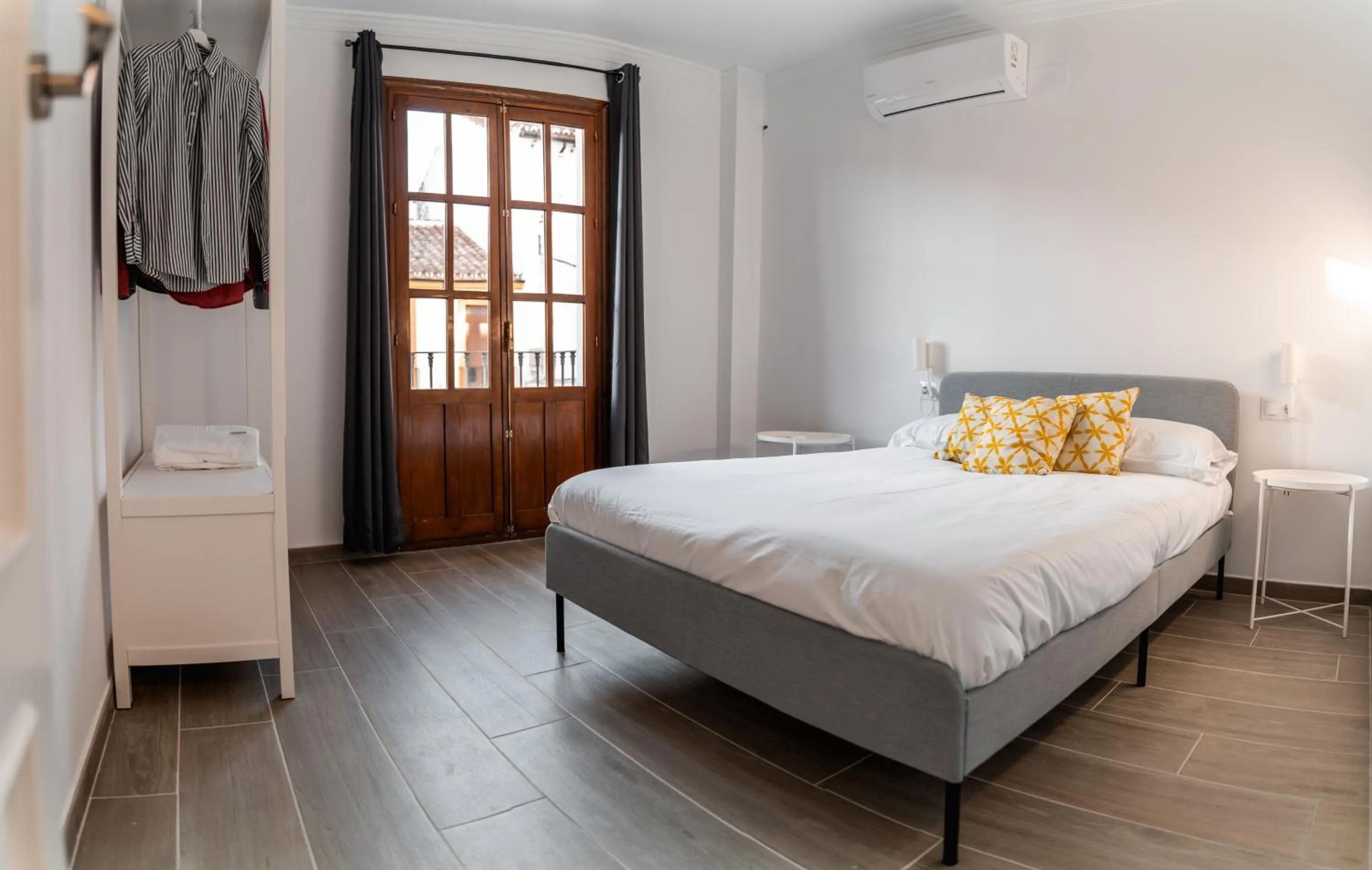 Bedroom, Bed in Apartamentos Avanel