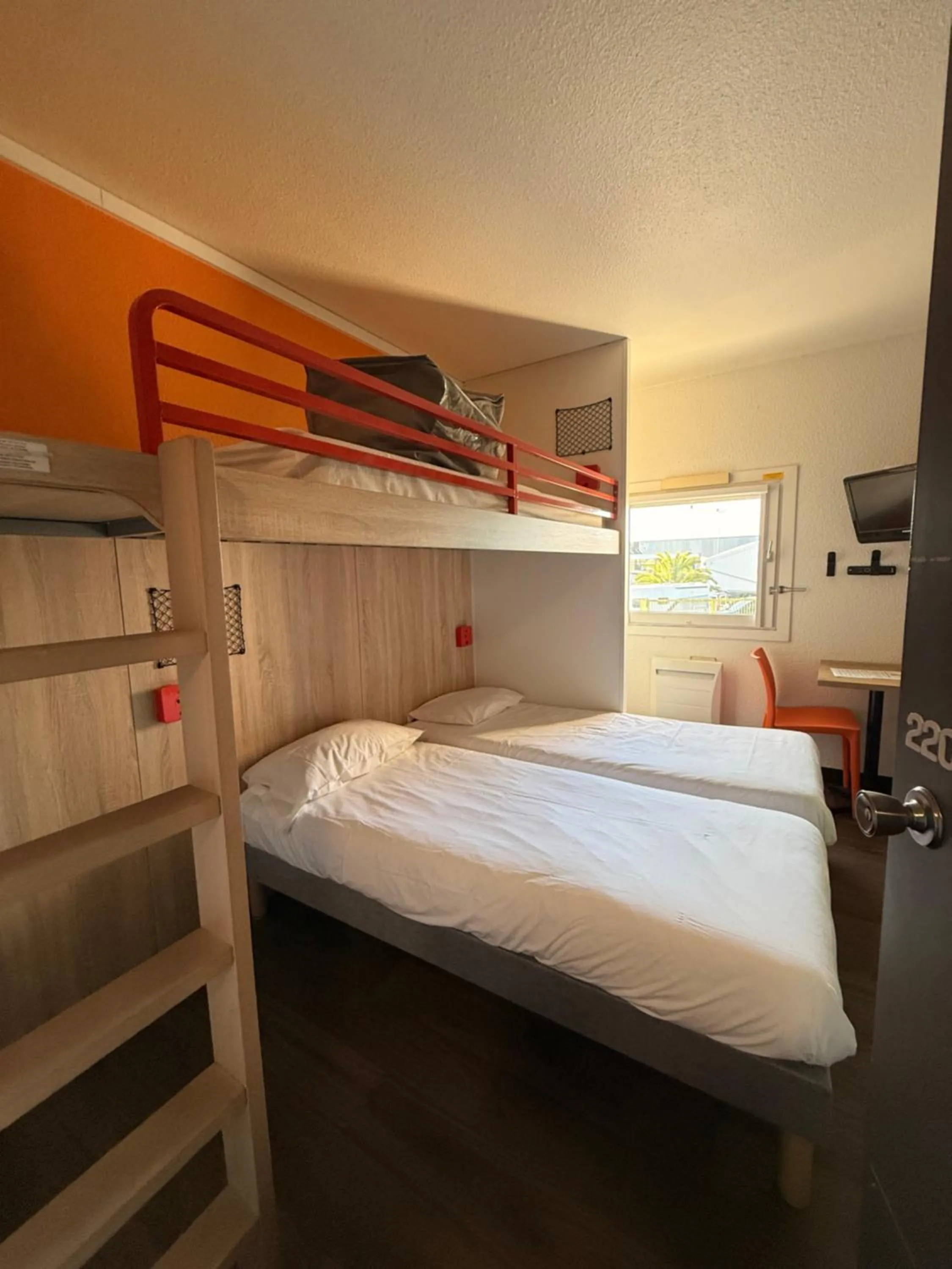 Bed in hotelF1 Brest Sud Plougastel
