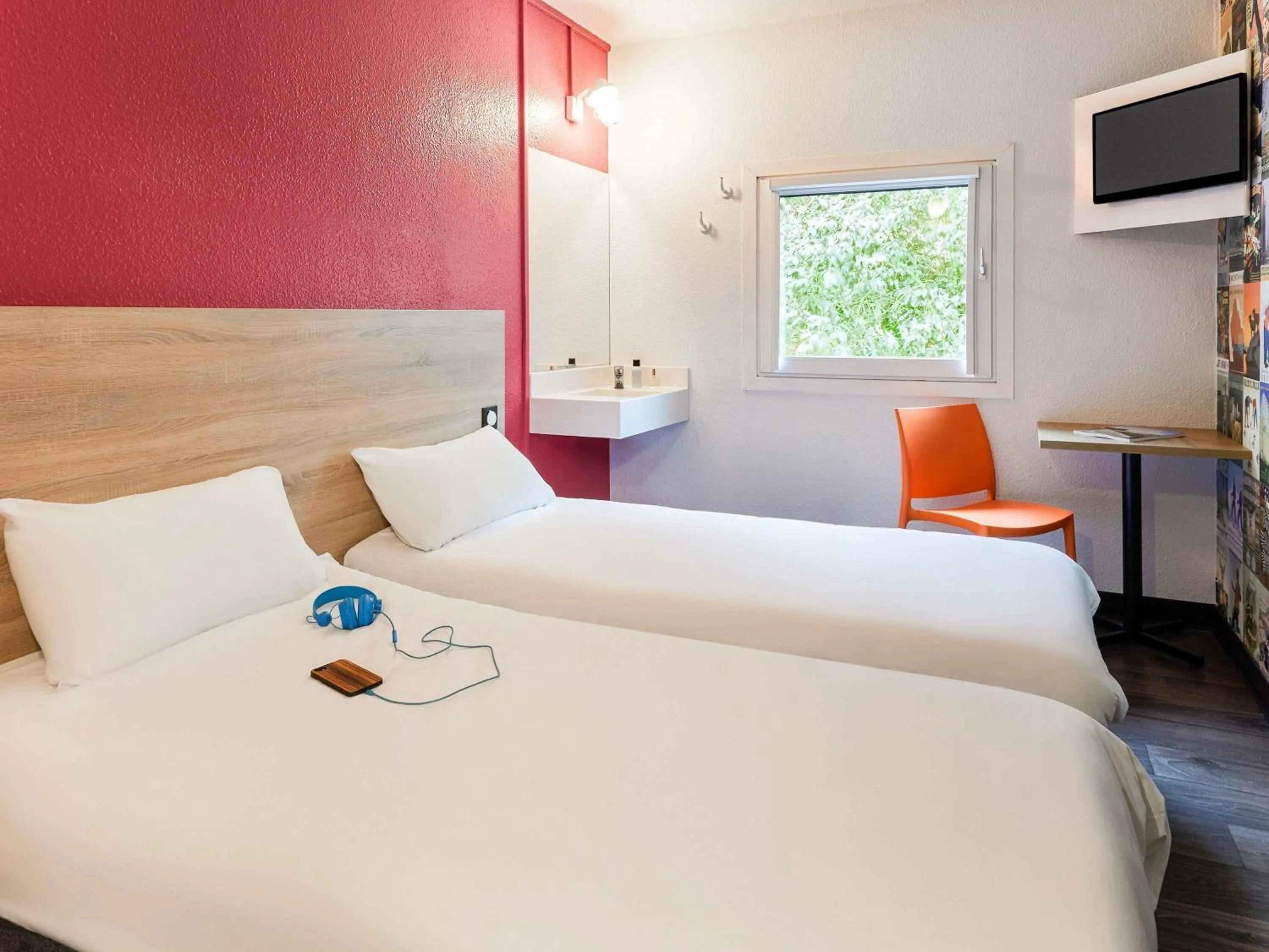Bedroom, Bed in hotelF1 Brest Sud Plougastel