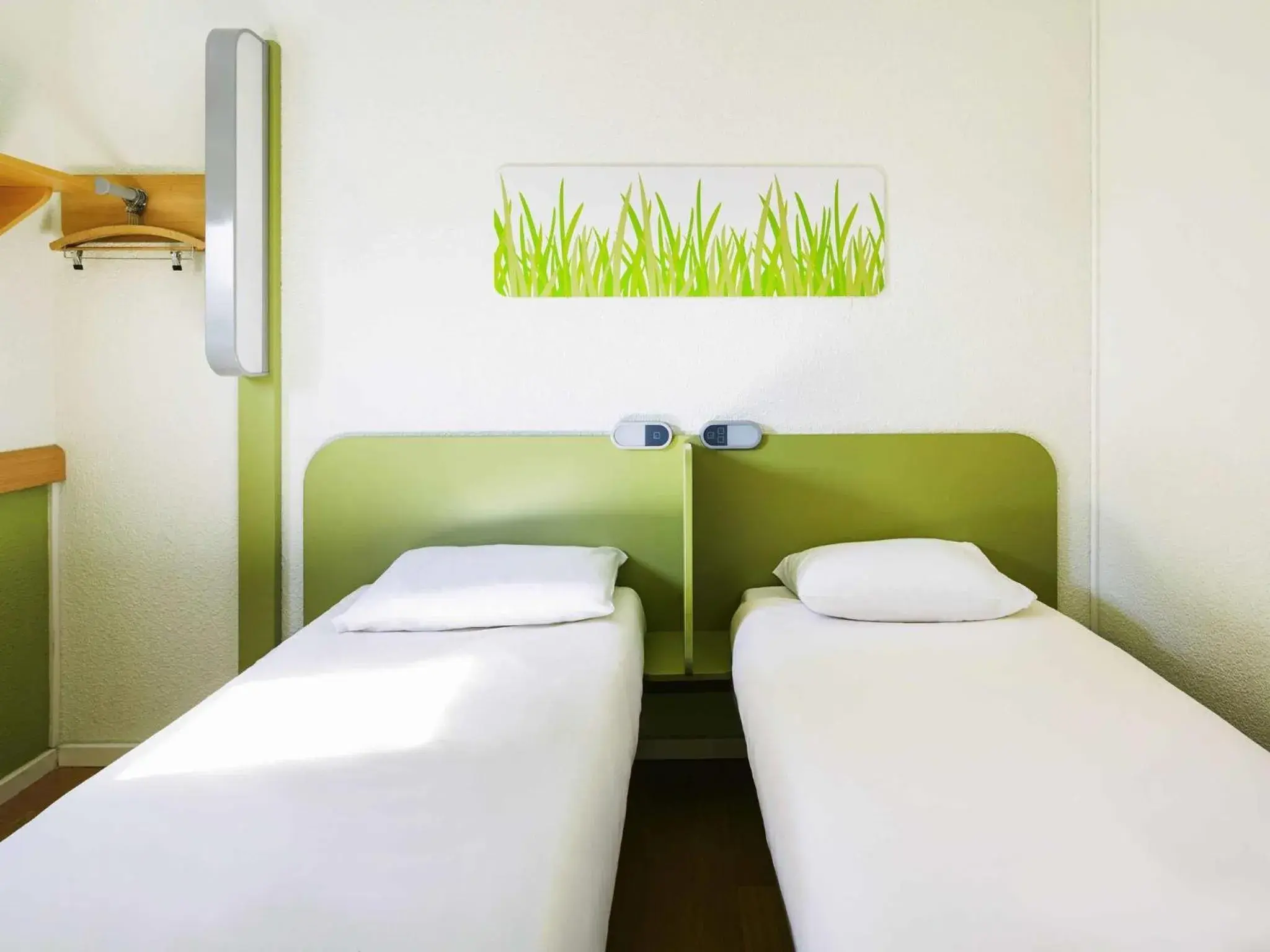 Bedroom, Bed in ibis budget Chartres Bedroom, Bed in ibis budget Chartres