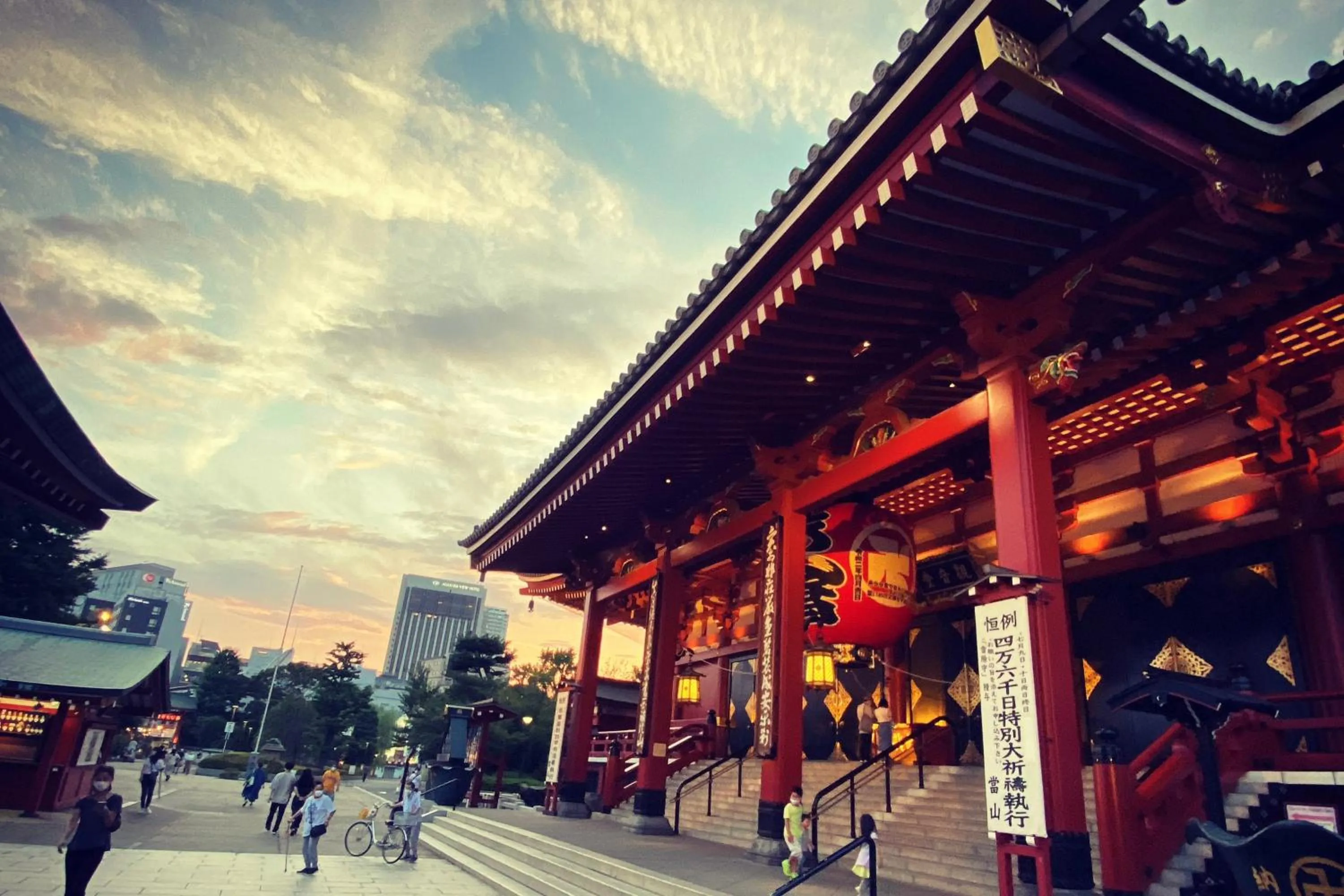 Nearby landmark in TOE LIBRARY Tokyo Asakusa