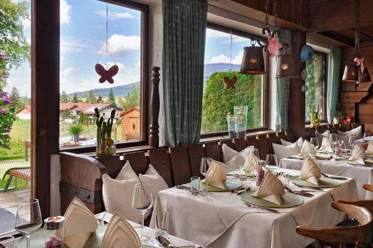 Restaurant/places to eat in Landhotel Binderhäusl Garni