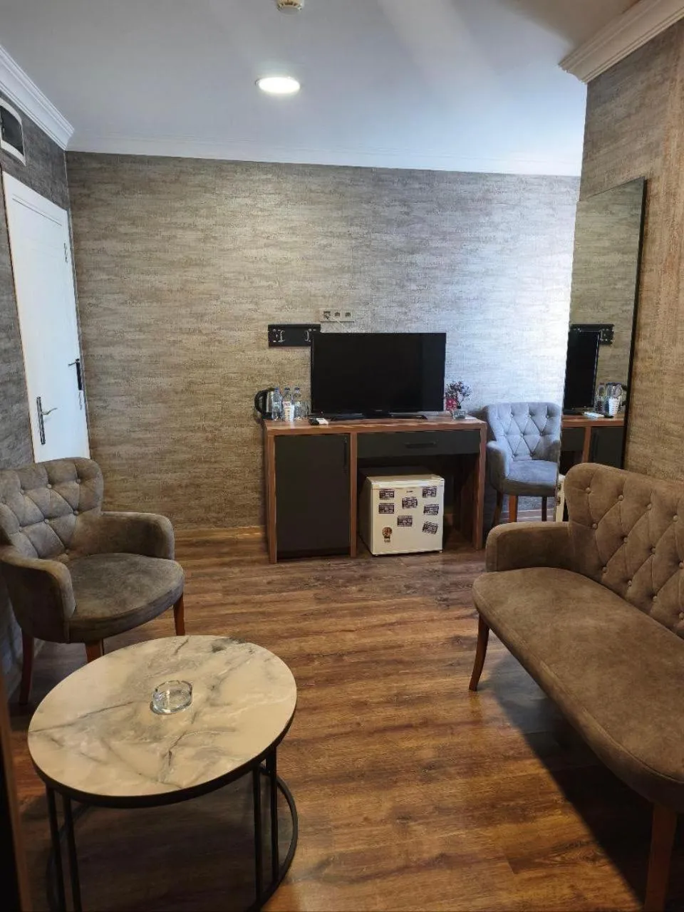 La Vie Suite Hotel