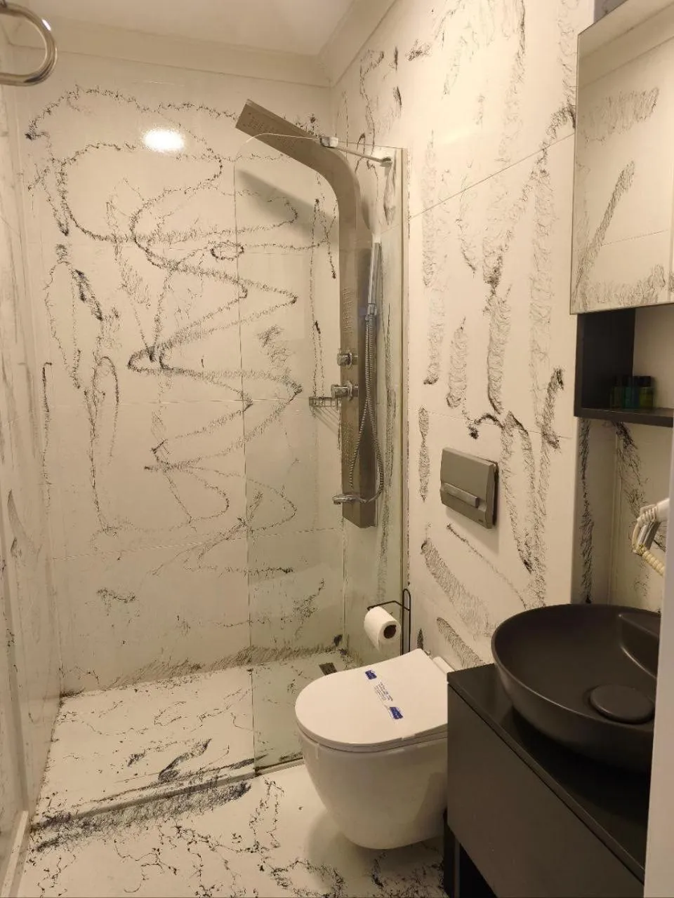 La Vie Suite Hotel
