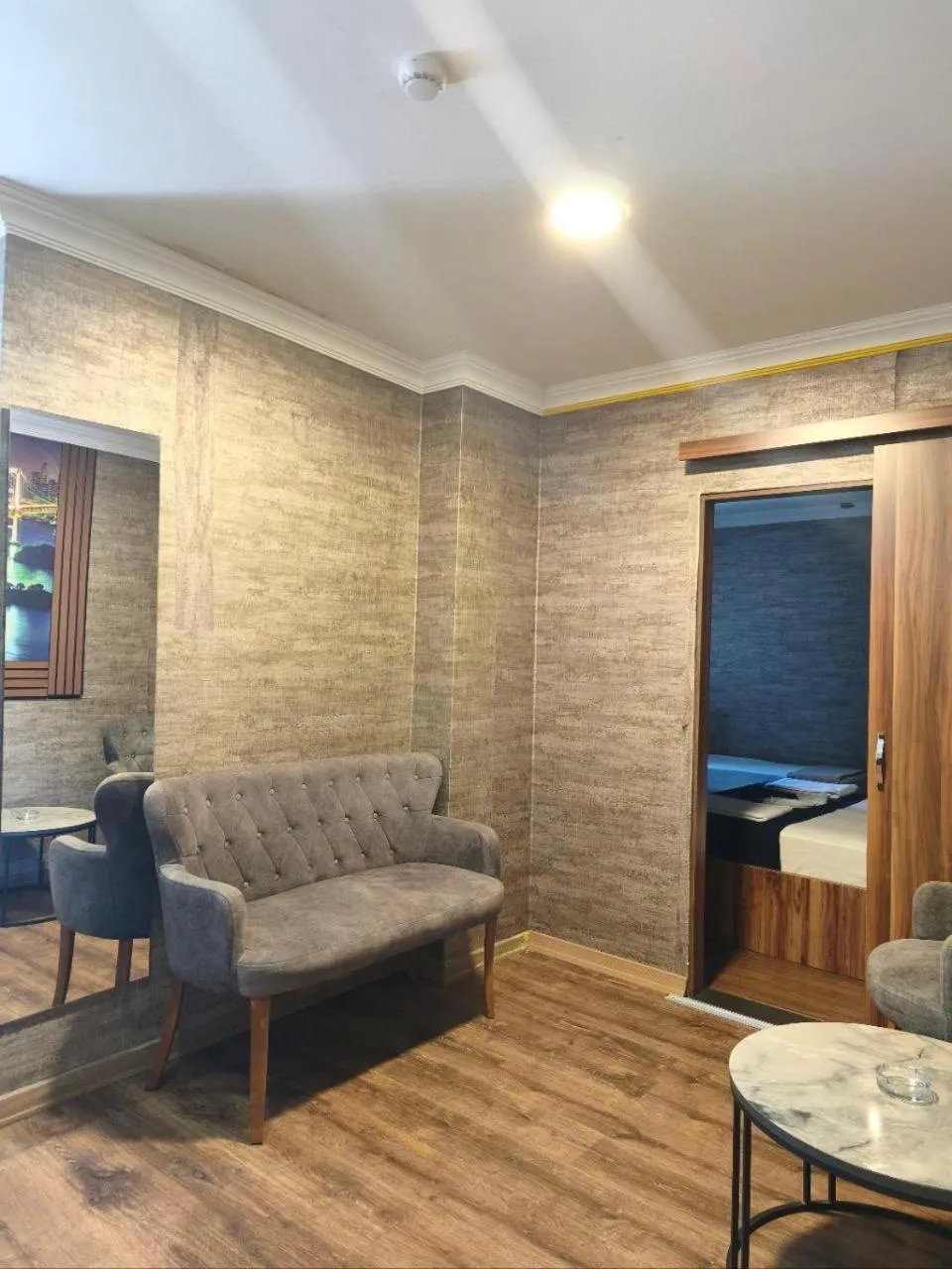 La Vie Suite Hotel