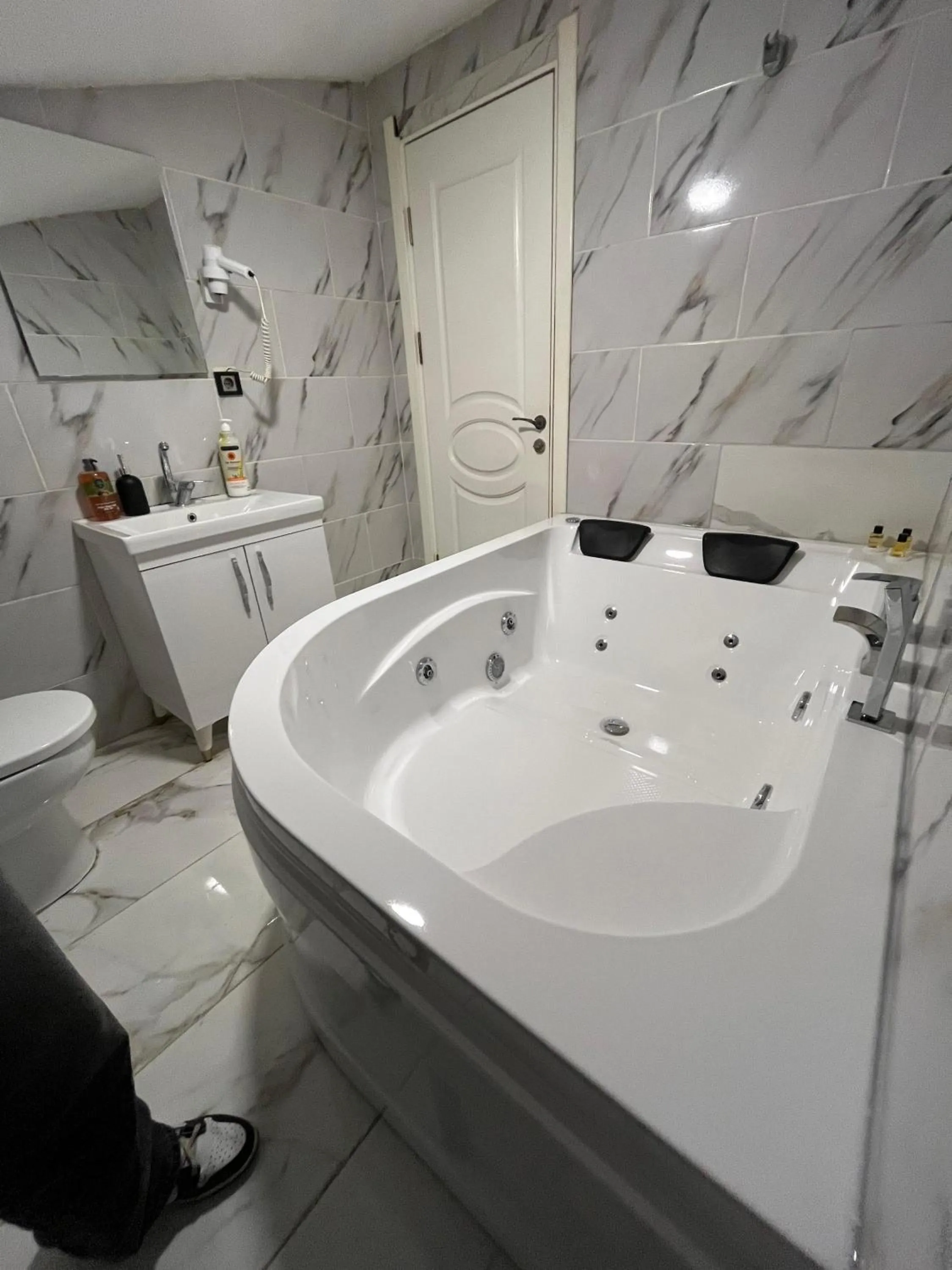 Bathroom in La Vie Suite Hotel