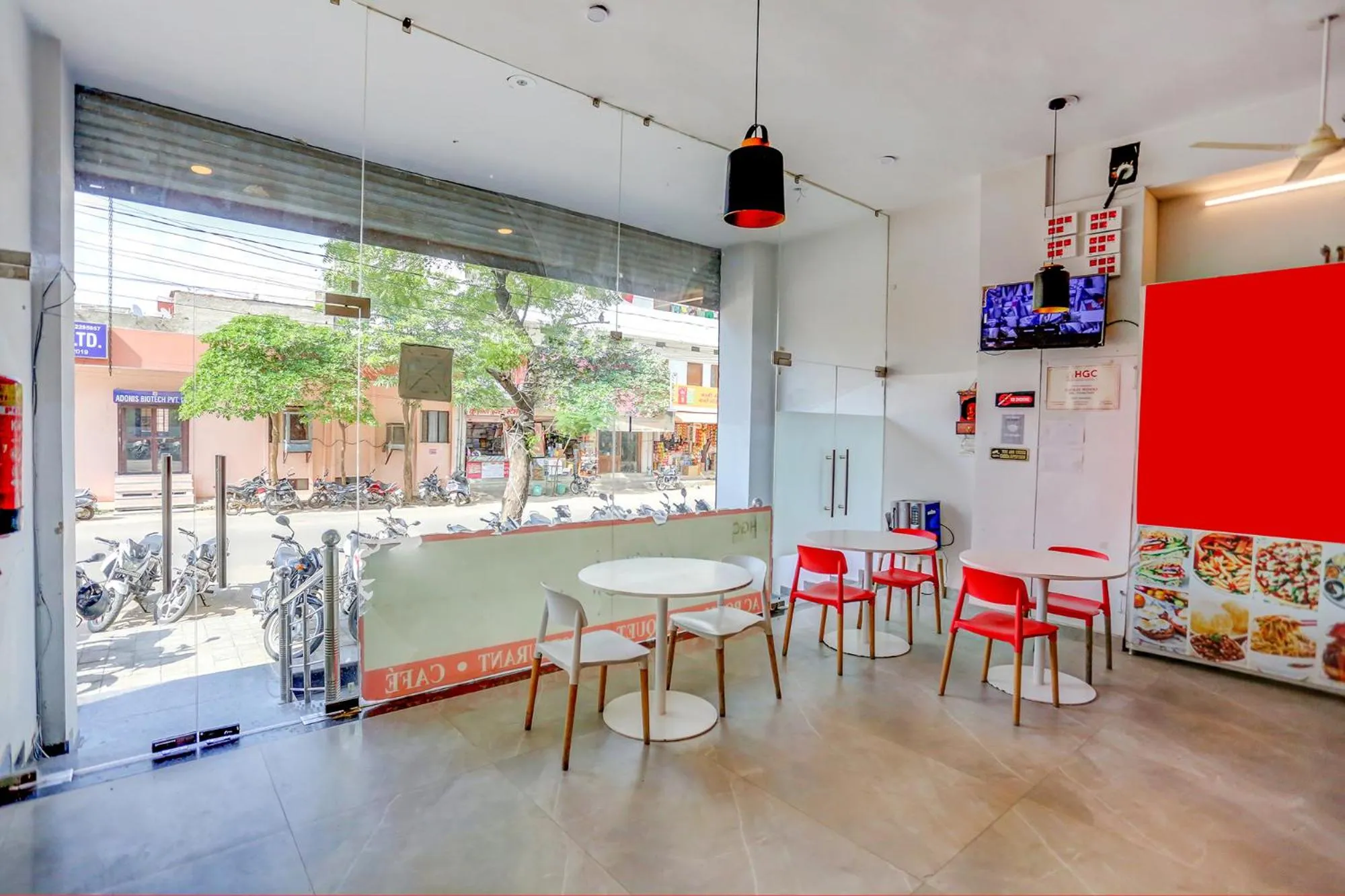 Restaurant/places to eat in FabHotel Grand Capitol