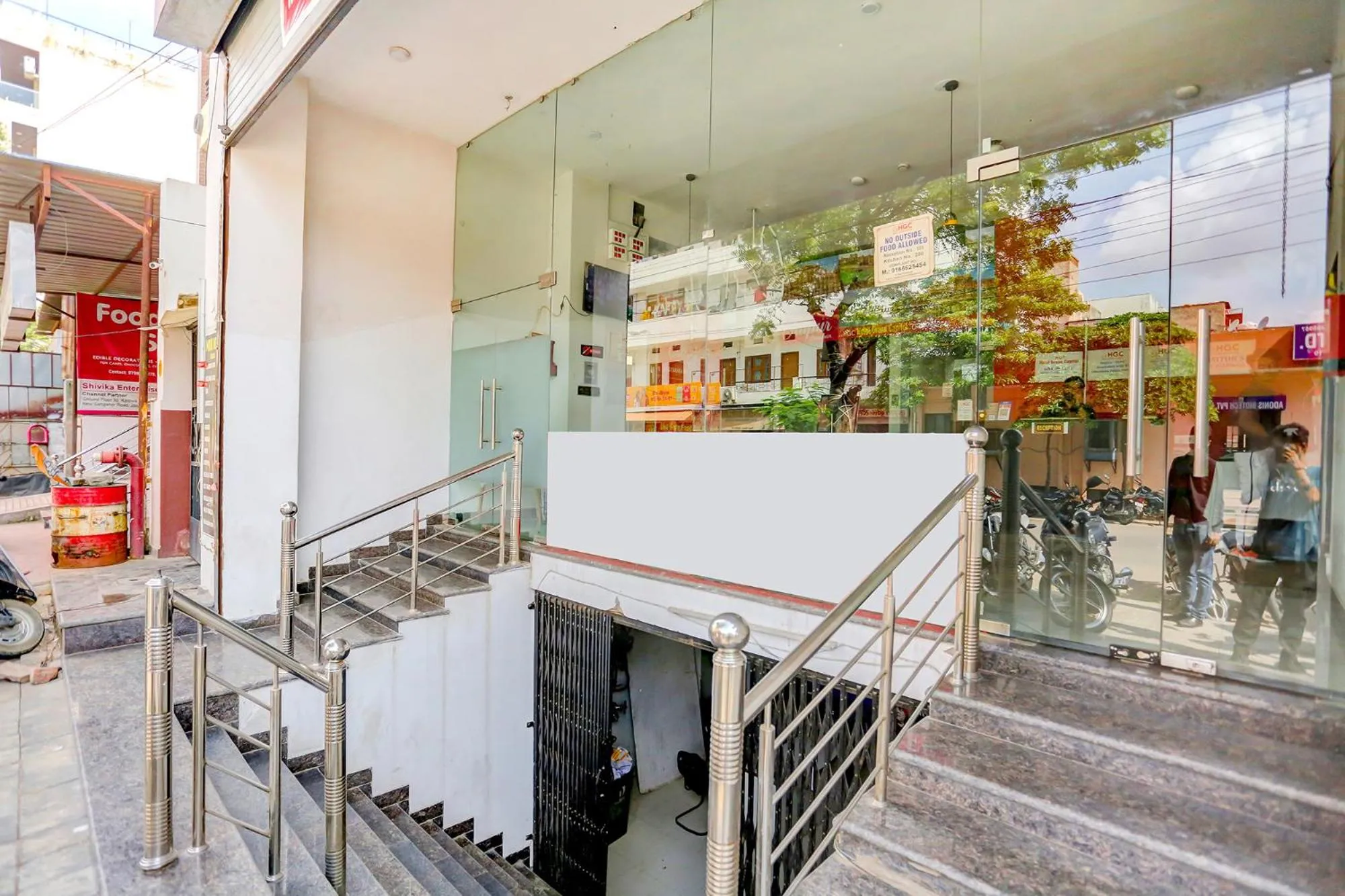 Facade/entrance in FabHotel Grand Capitol