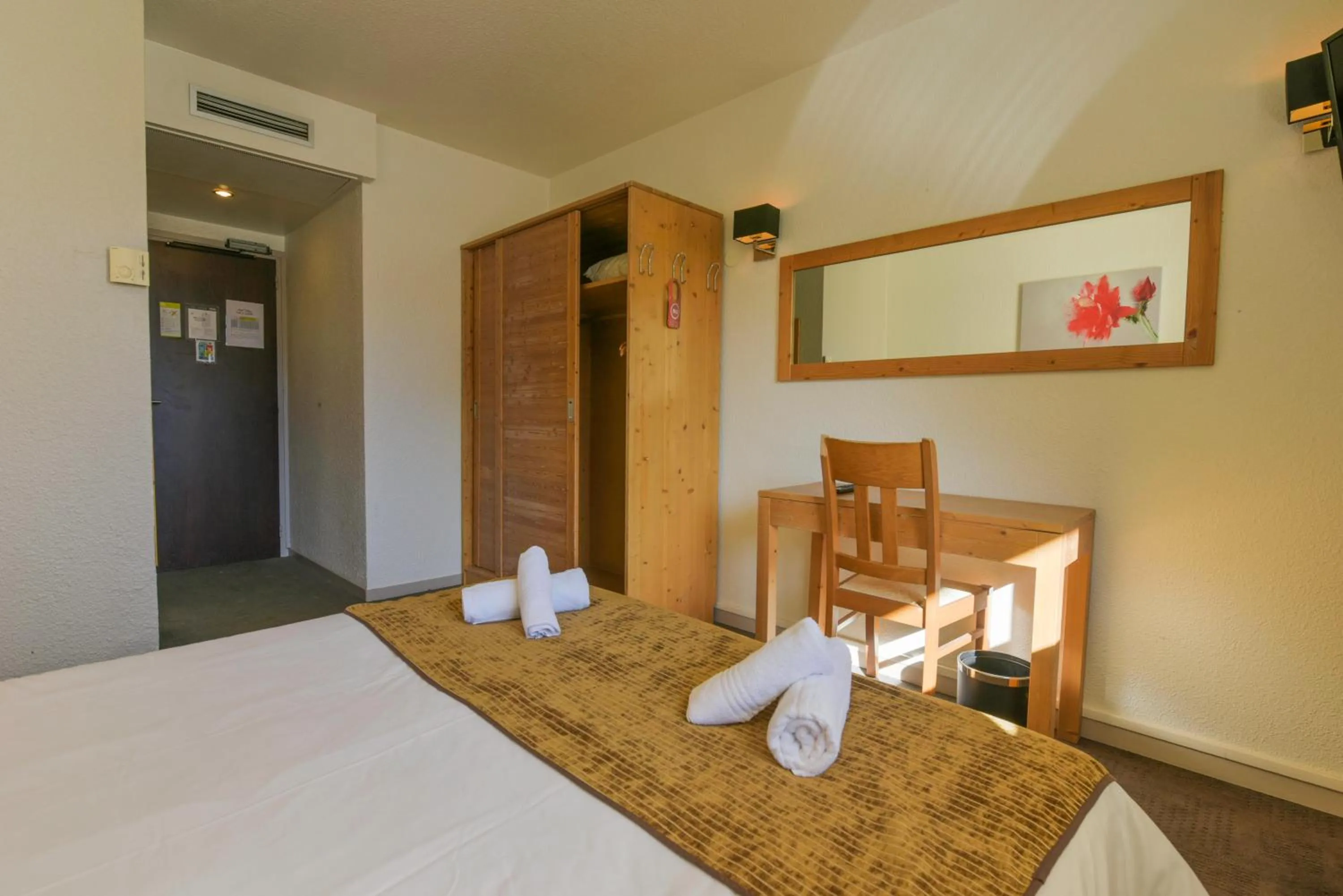 Bedroom, Bed in Hotel la Brunerie