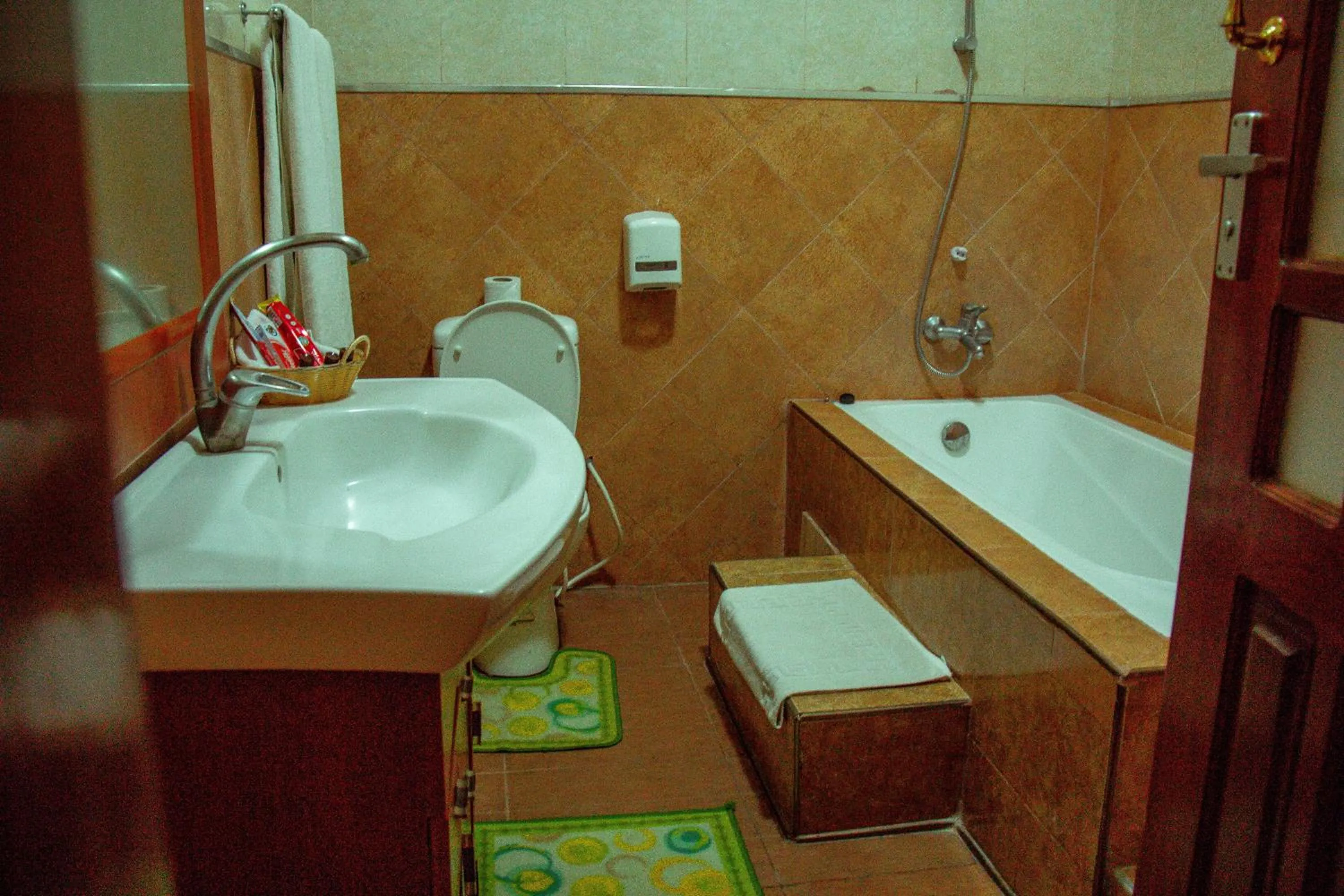 Bath in New Charity Hotel International