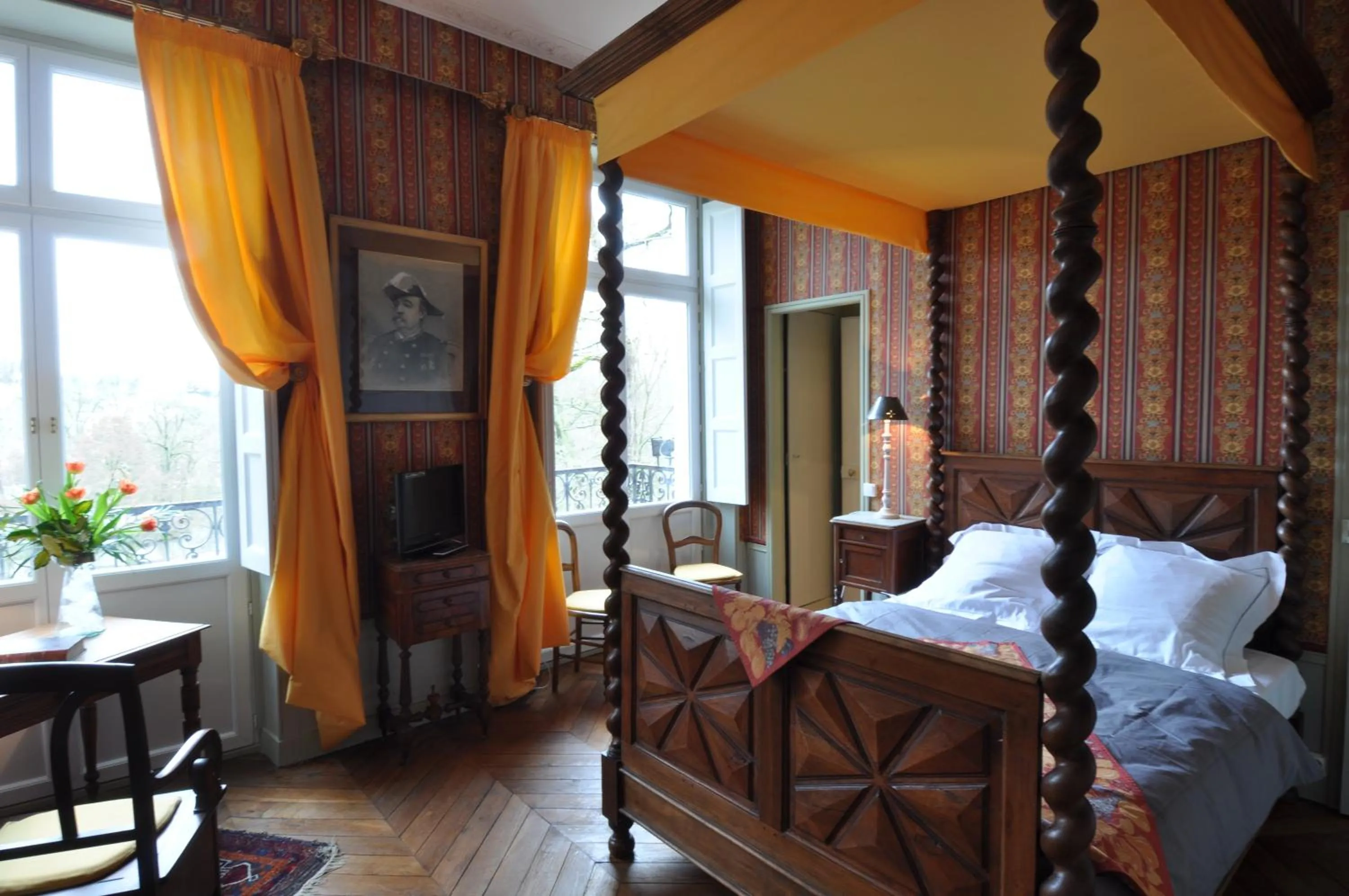 Bedroom, Bed in Le Chateau De La Vierge