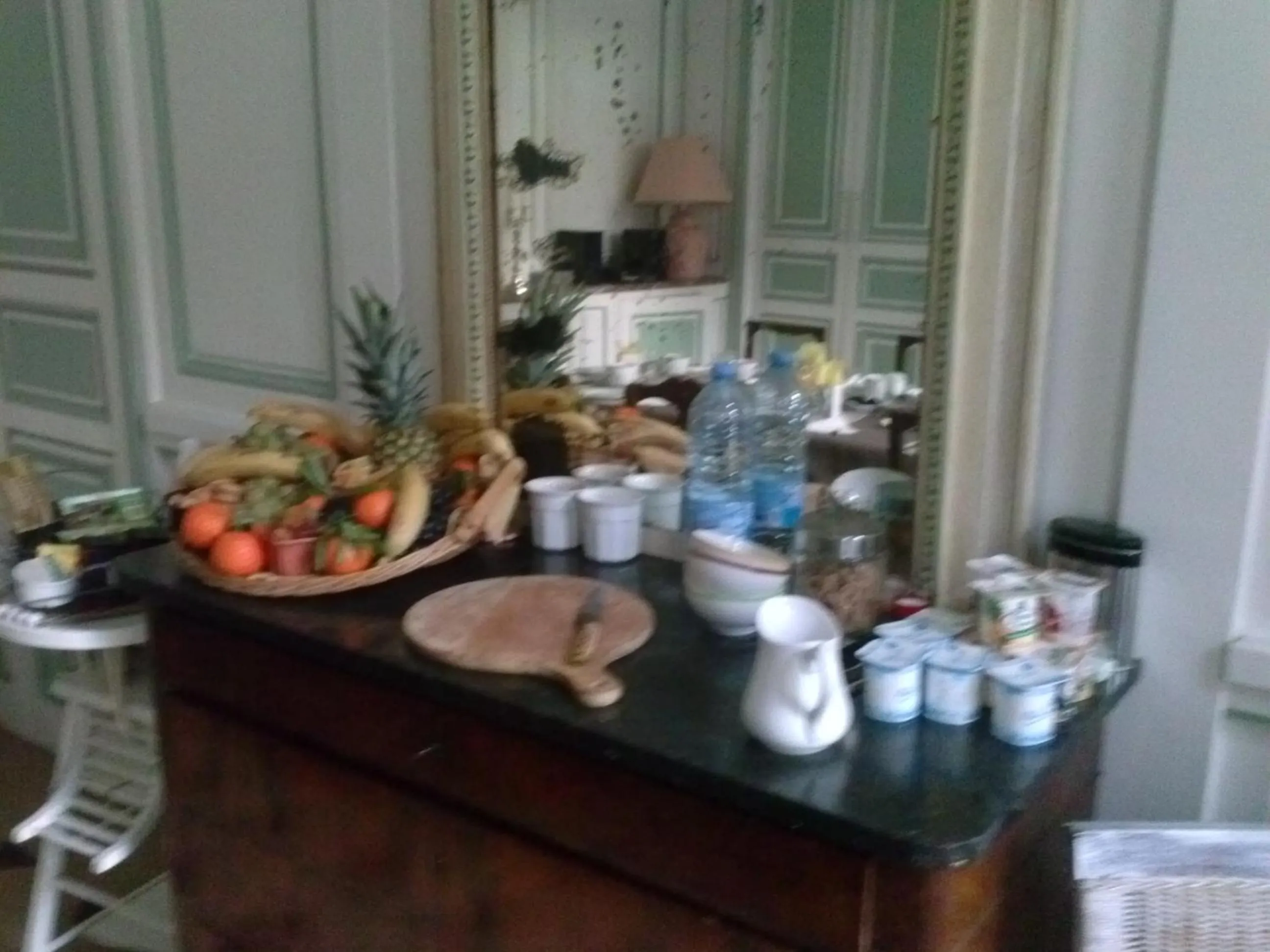 Breakfast in Le Chateau De La Vierge
