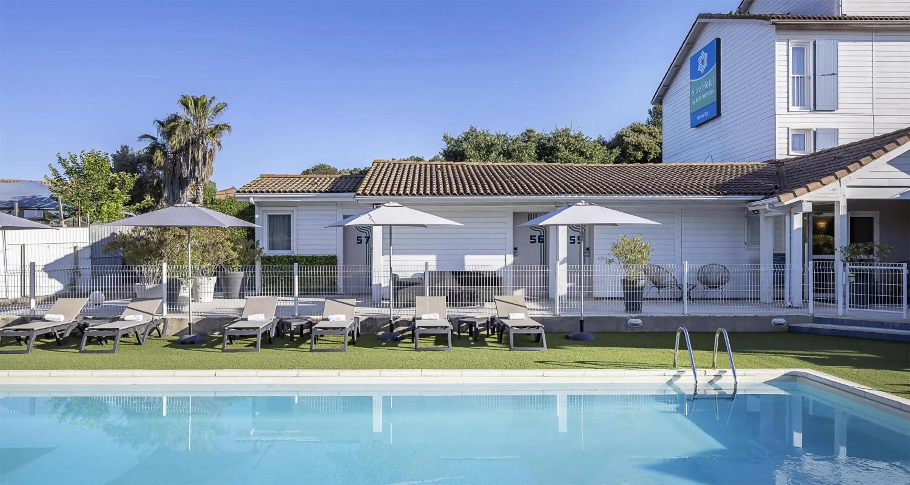 Pool view in Sure Hotel by Best Western Nimes Est
