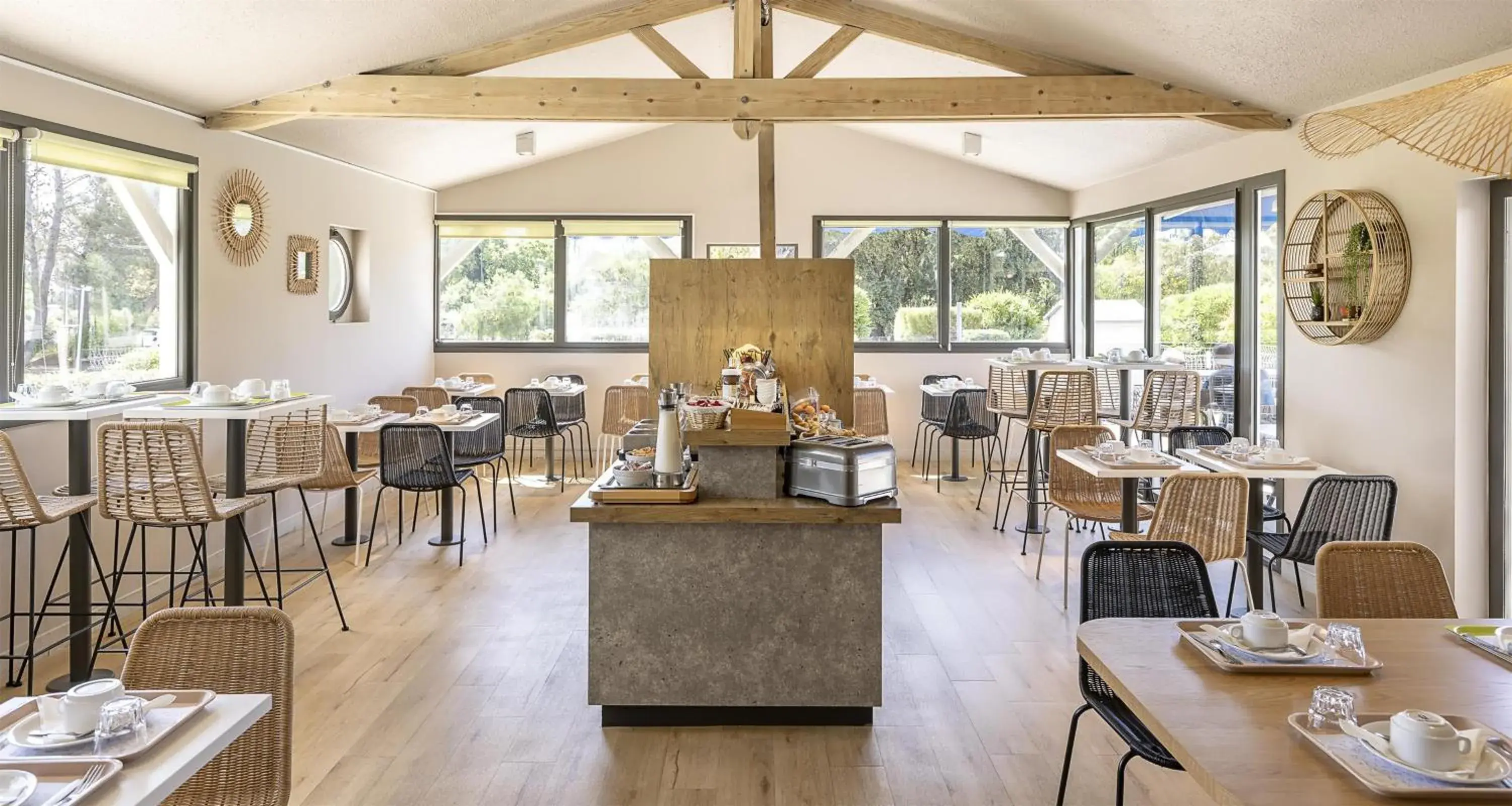 Breakfast in Sure Hotel by Best Western Nimes Est Breakfast in Sure Hotel by Best Western Nimes Est