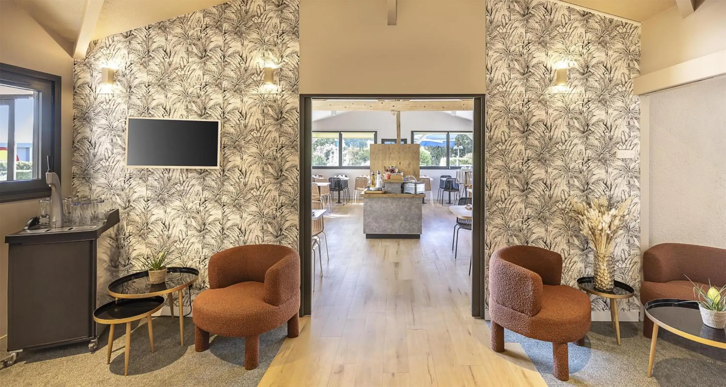 Lobby or reception in Sure Hotel by Best Western Nimes Est Lobby or reception in Sure Hotel by Best Western Nimes Est