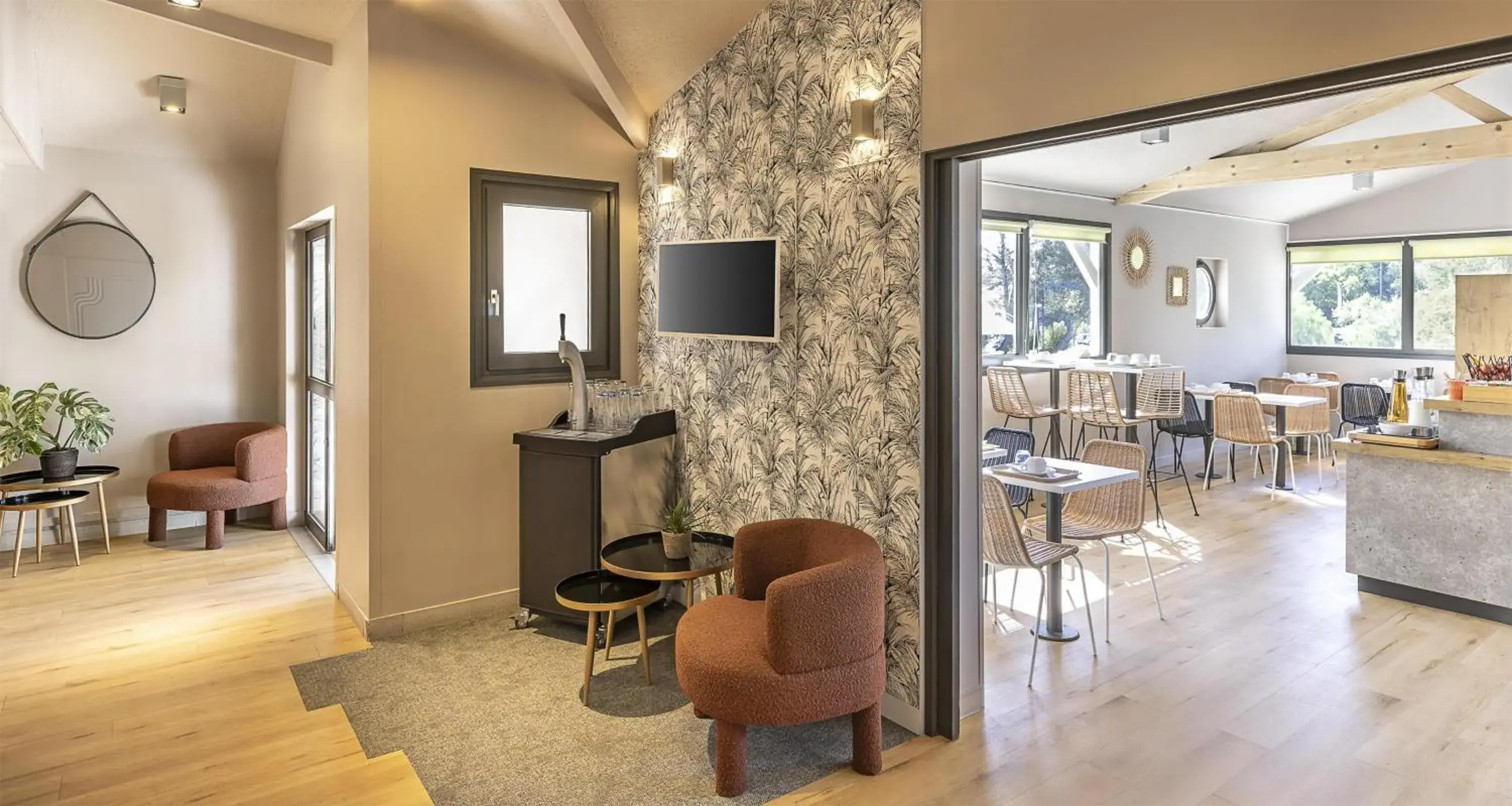 Lobby or reception in Sure Hotel by Best Western Nimes Est Lobby or reception in Sure Hotel by Best Western Nimes Est