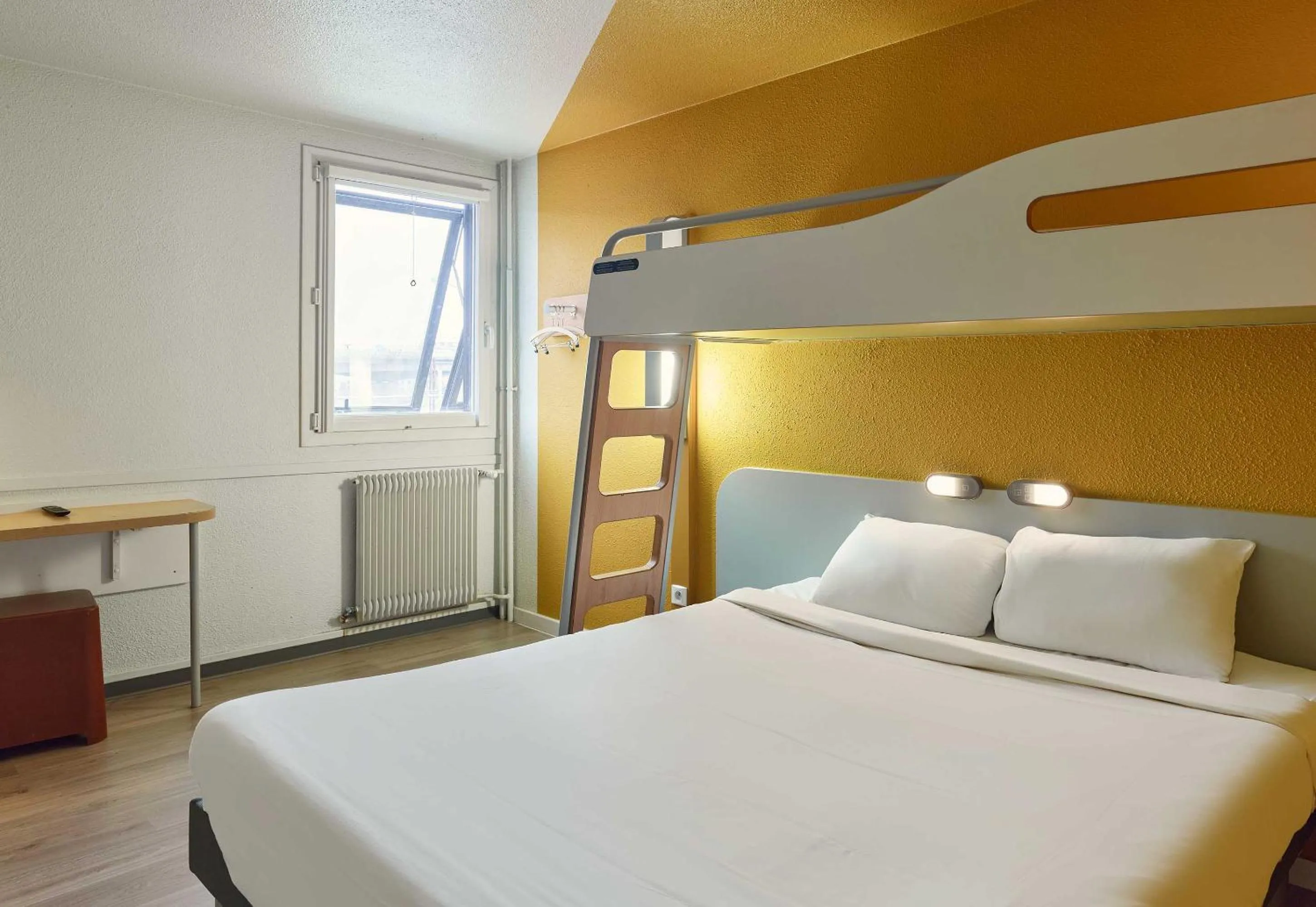 Bedroom, Bed in B&B HOTEL Vitry-sur-Seine