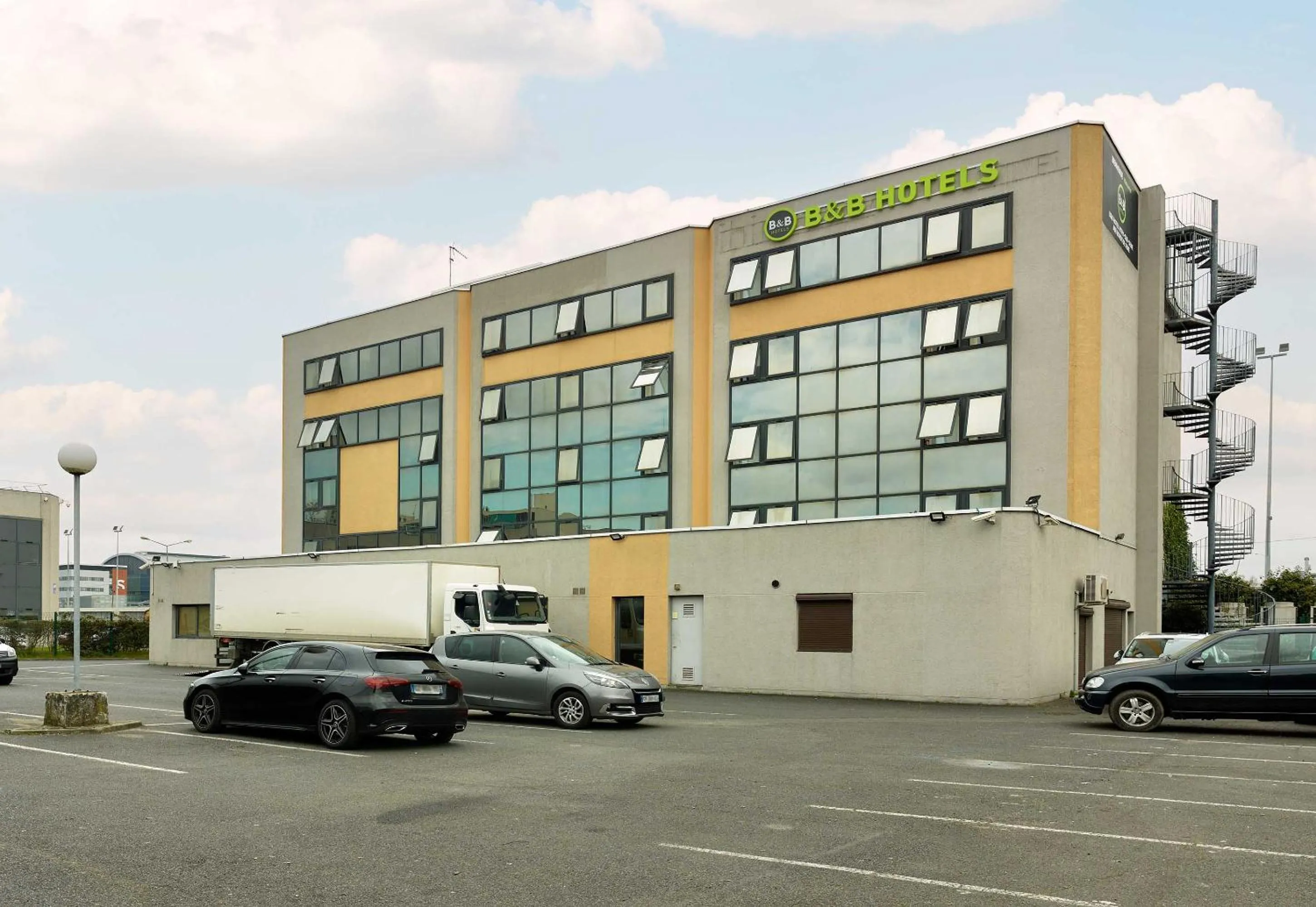 Property building in B&B HOTEL Vitry-sur-Seine