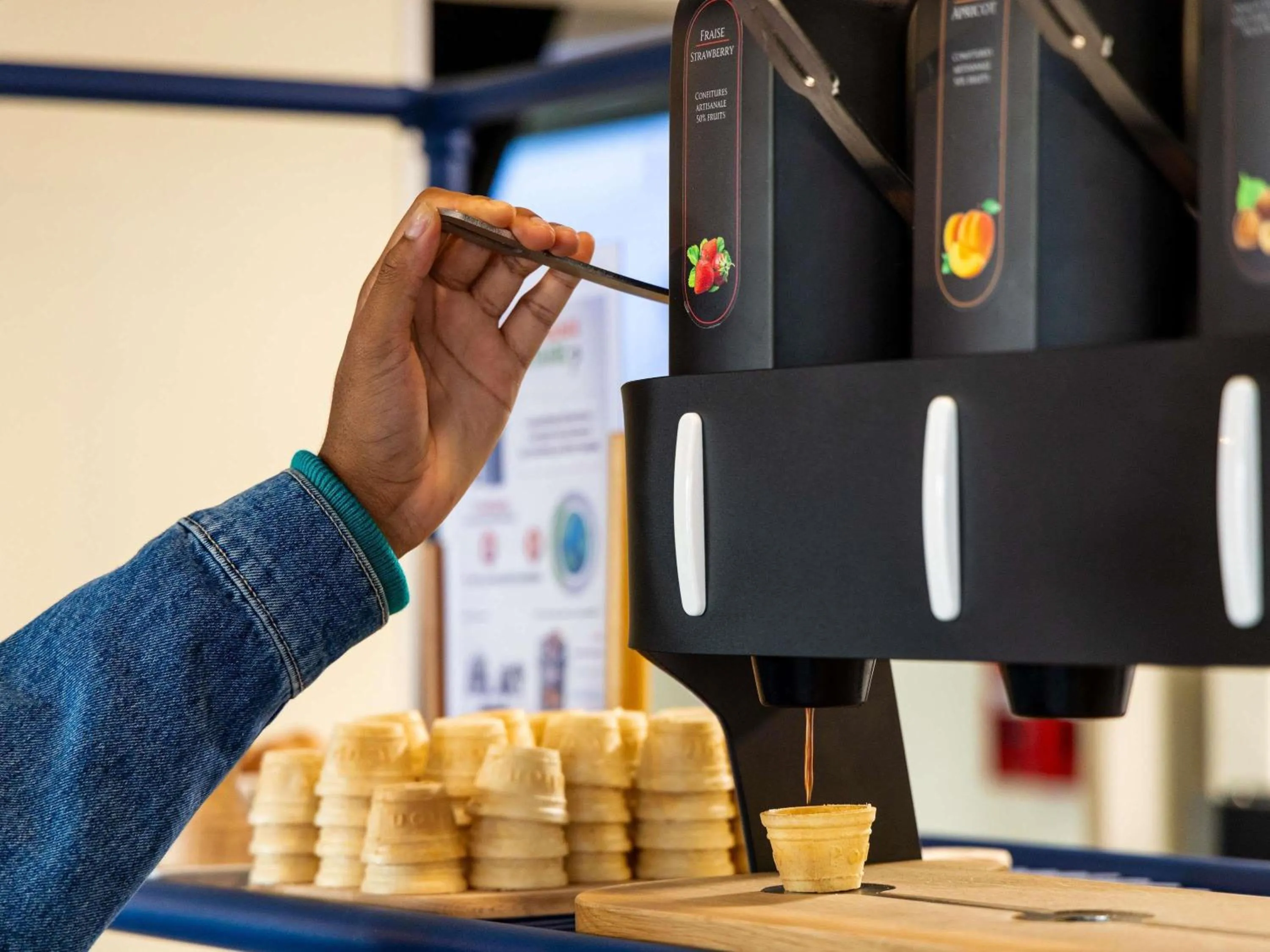 Breakfast in Hotel ibis budget Chatillon Paris Ouest