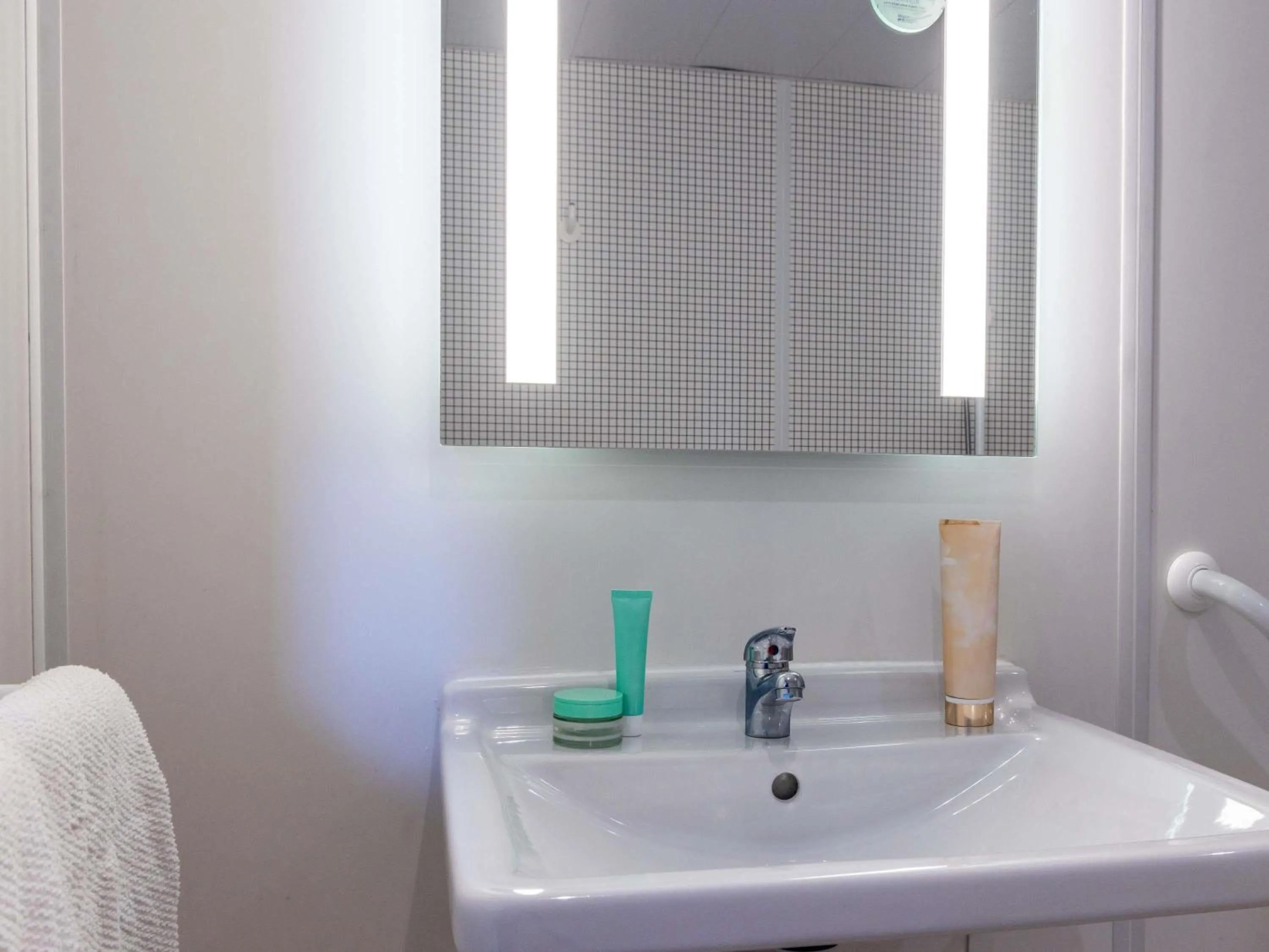 Bedroom in Hotel ibis budget Chatillon Paris Ouest