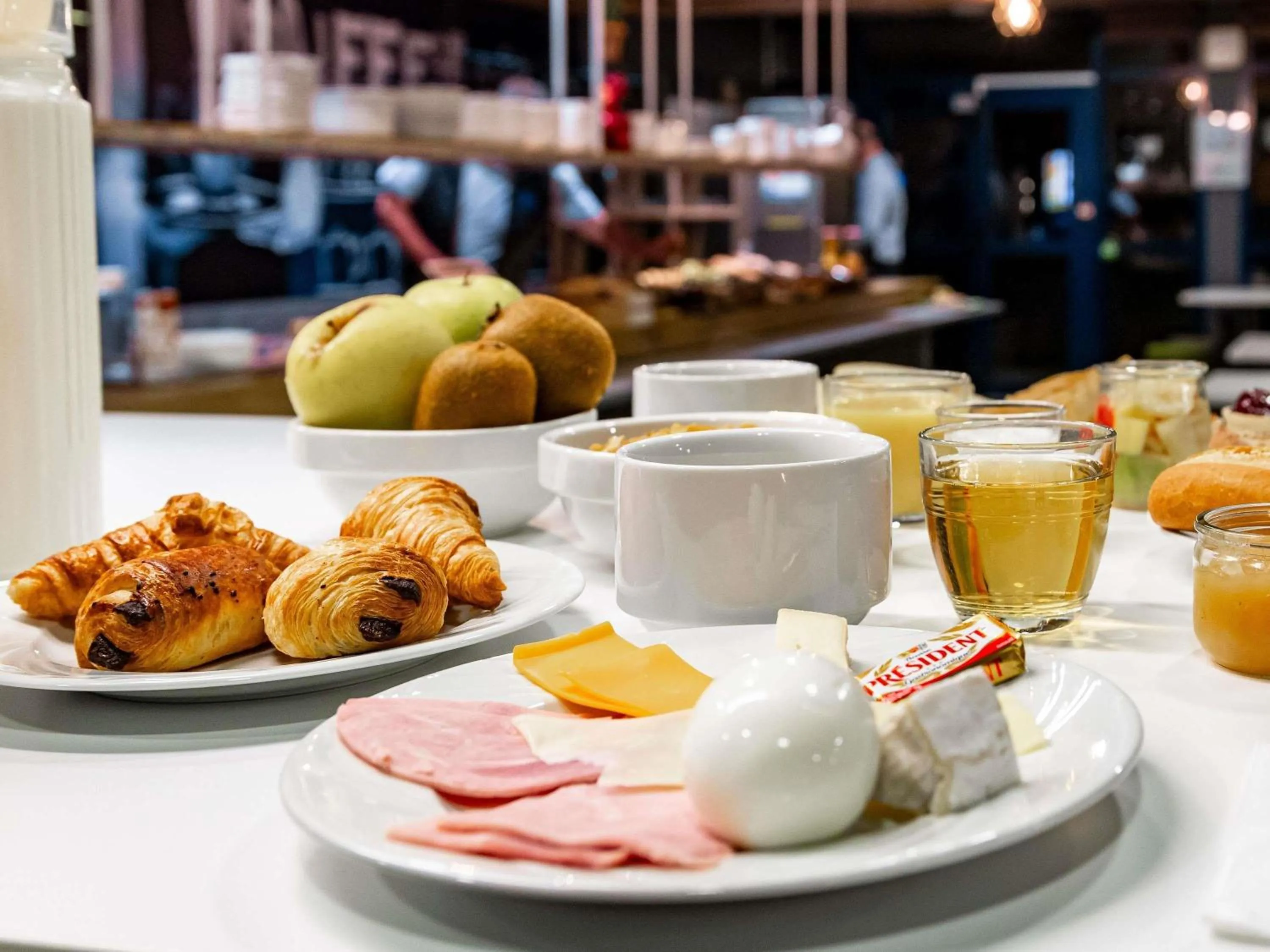Breakfast in ibis budget Marne la Vallée Pontault Combault