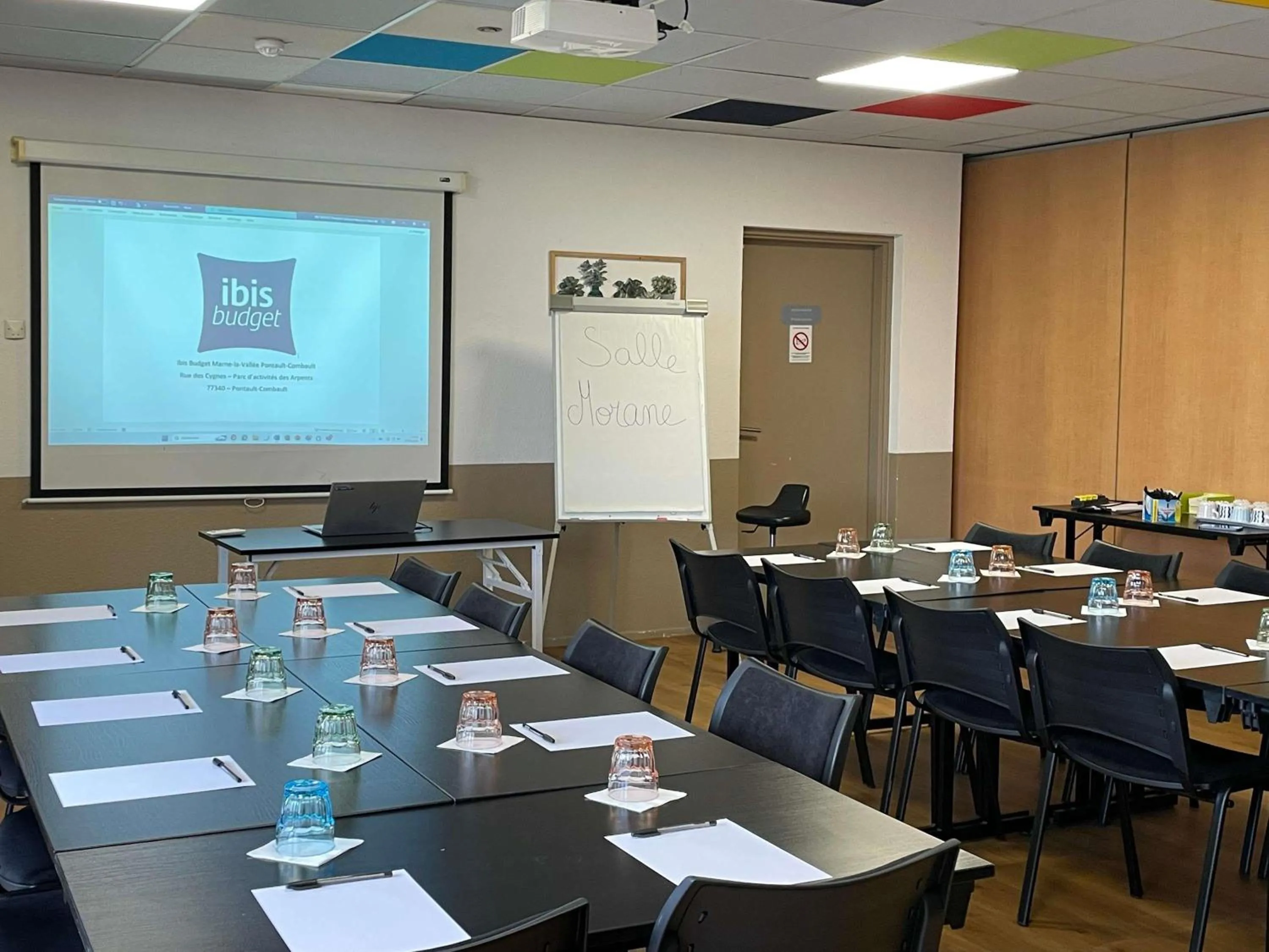Meeting/conference room in ibis budget Marne la Vallée Pontault Combault