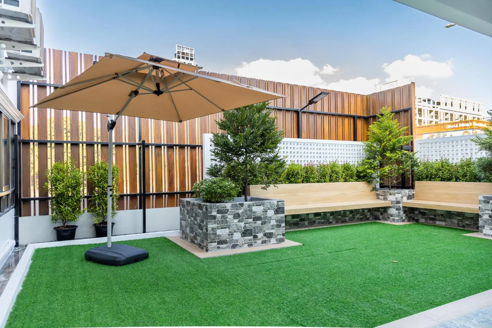 Patio in Hotel Pattaya Beach