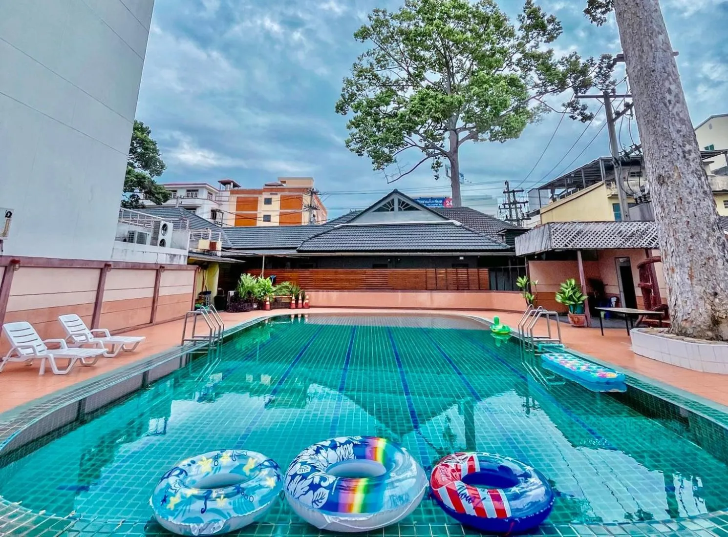 Pool view in Hotel Pattaya Beach