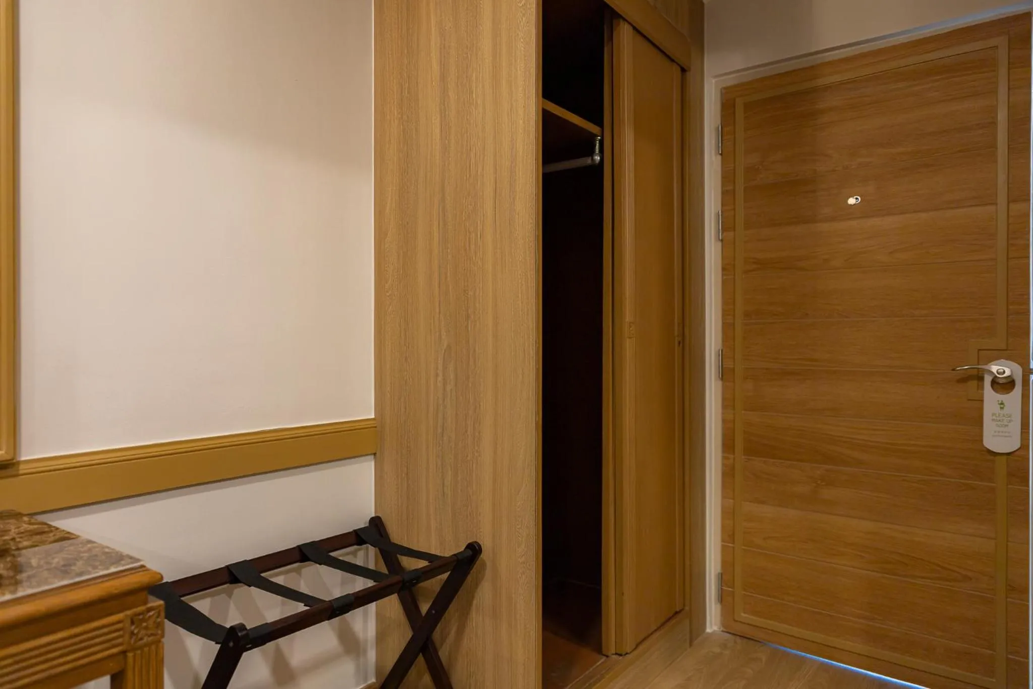 wardrobe in Hotel Pattaya Beach