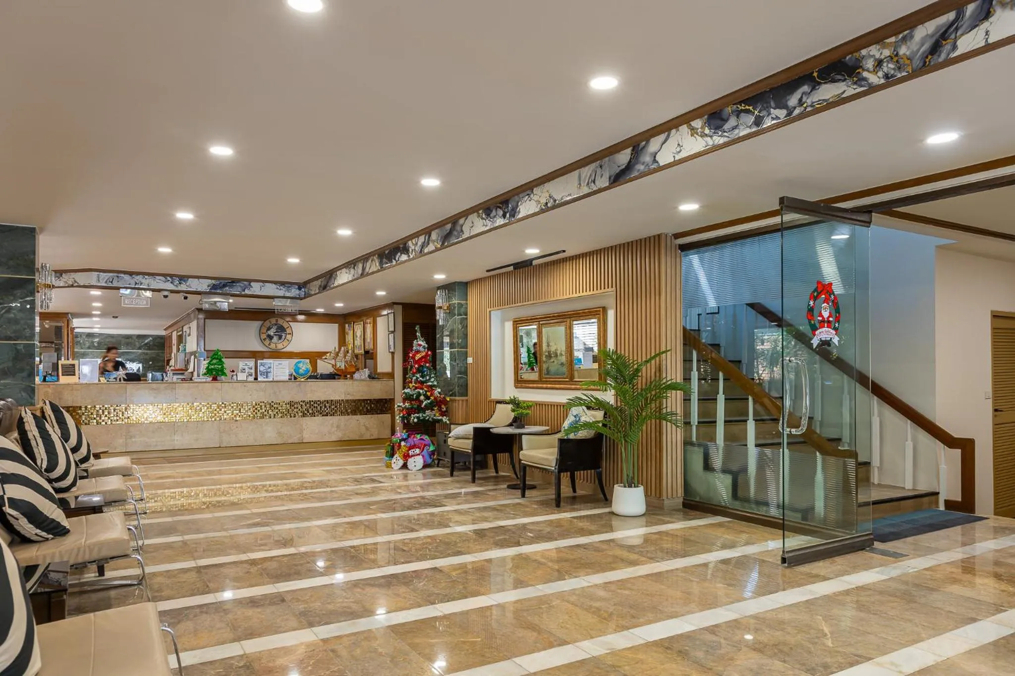 Communal lounge/ TV room in Hotel Pattaya Beach