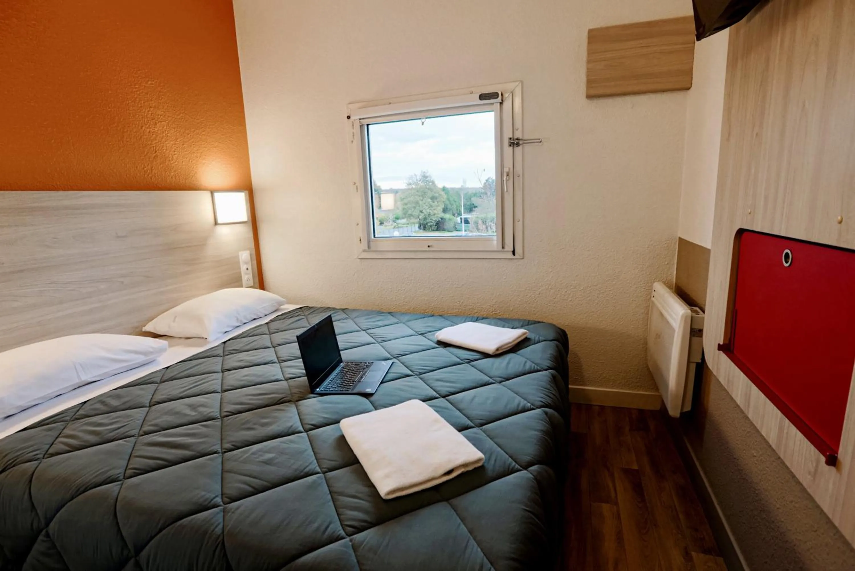 Bed in Première Classe Plaisir Gatines