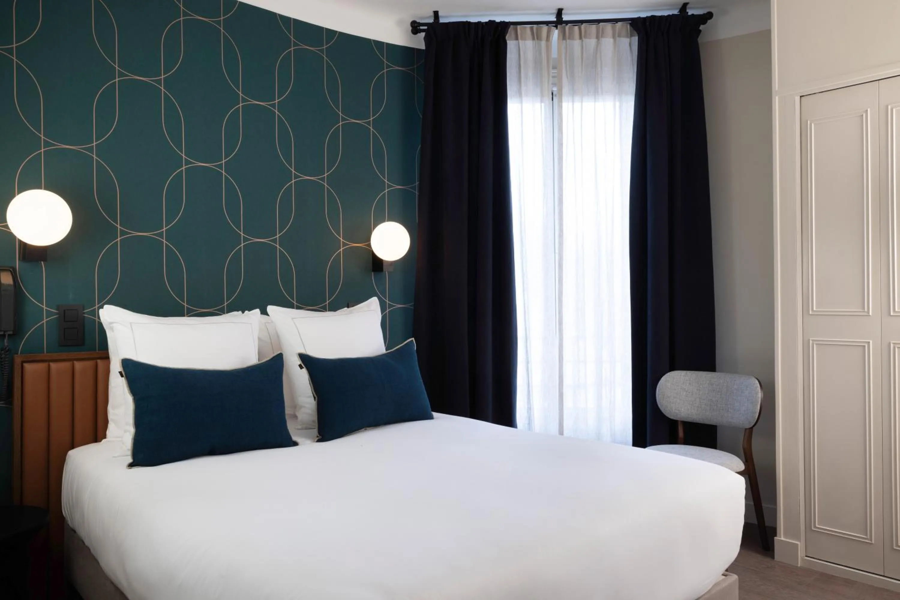 Bed in Bijou Hôtel Paris Boulogne