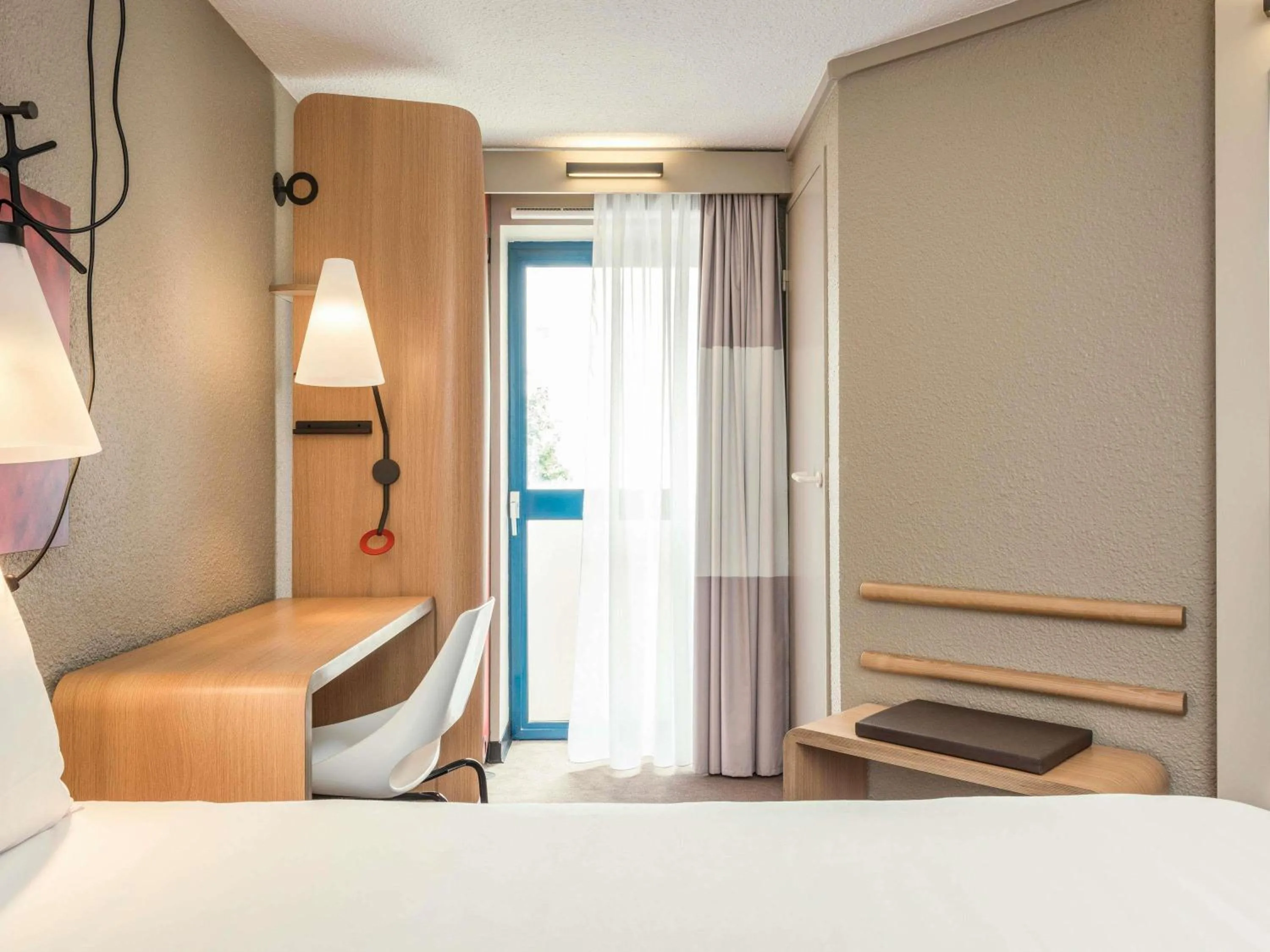 Bedroom, Bed in Ibis Paris Gare Montparnasse 15ème
