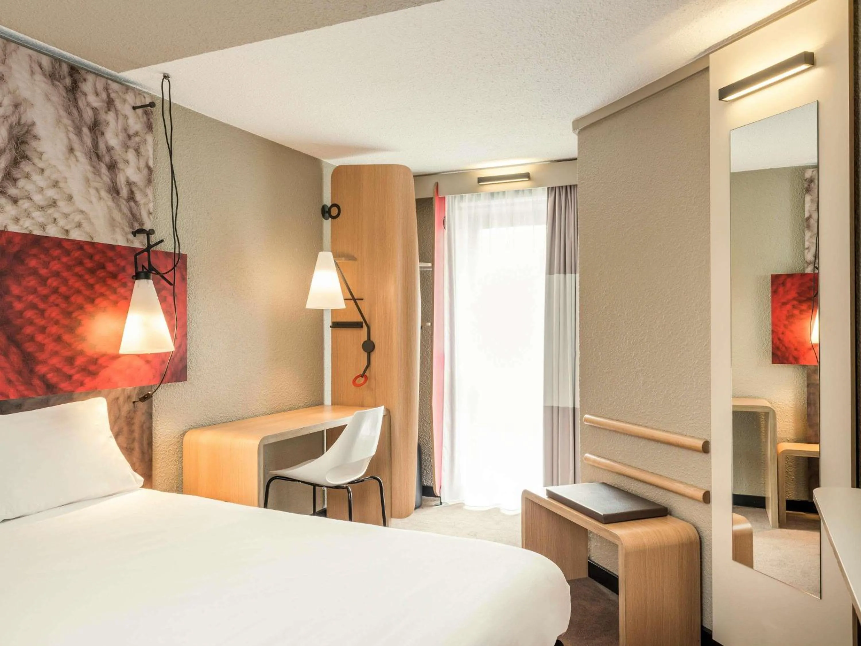 Bedroom, Bed in Ibis Paris Gare Montparnasse 15ème