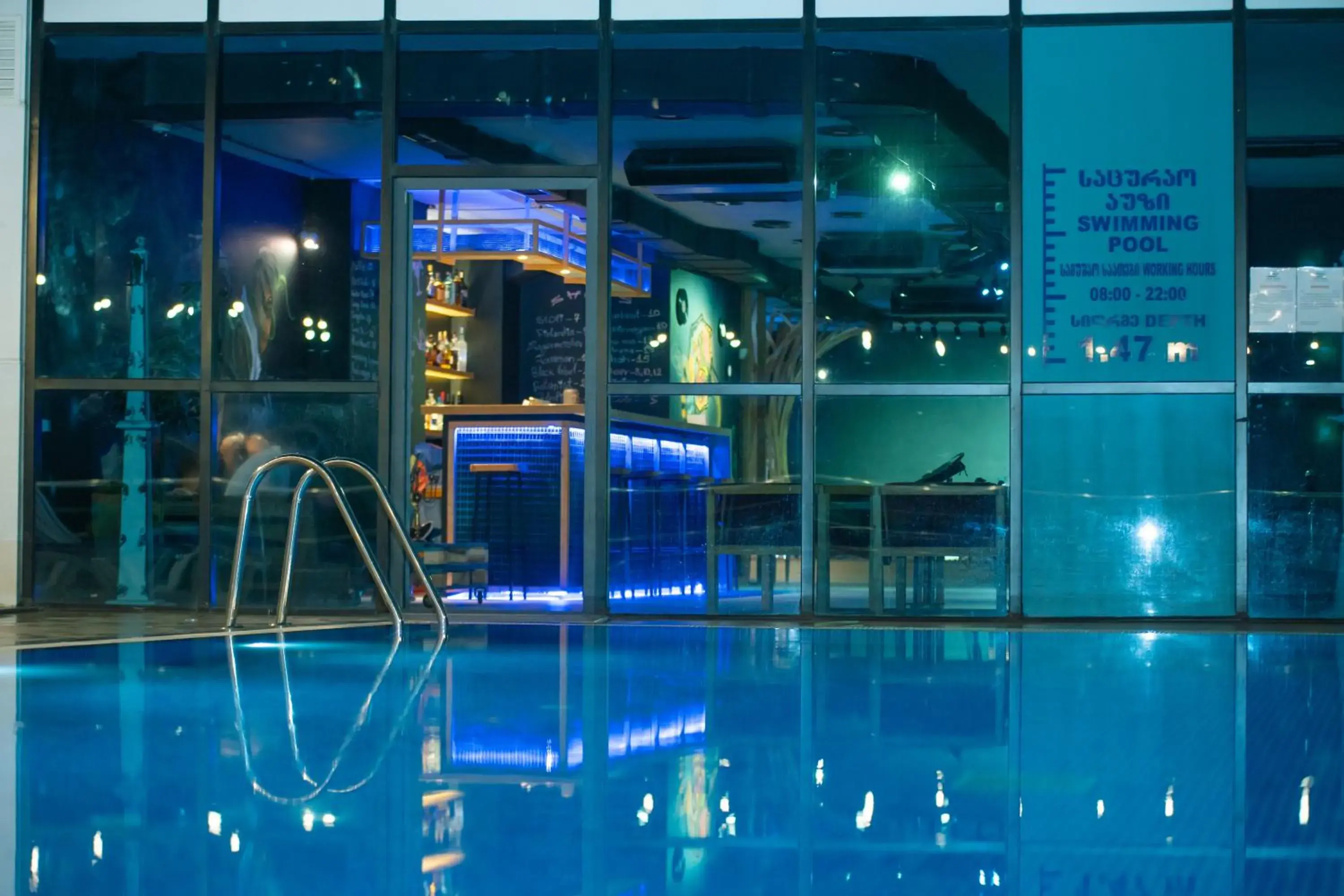 Swimming pool in New Wave Hotel Swimming pool in New Wave Hotel