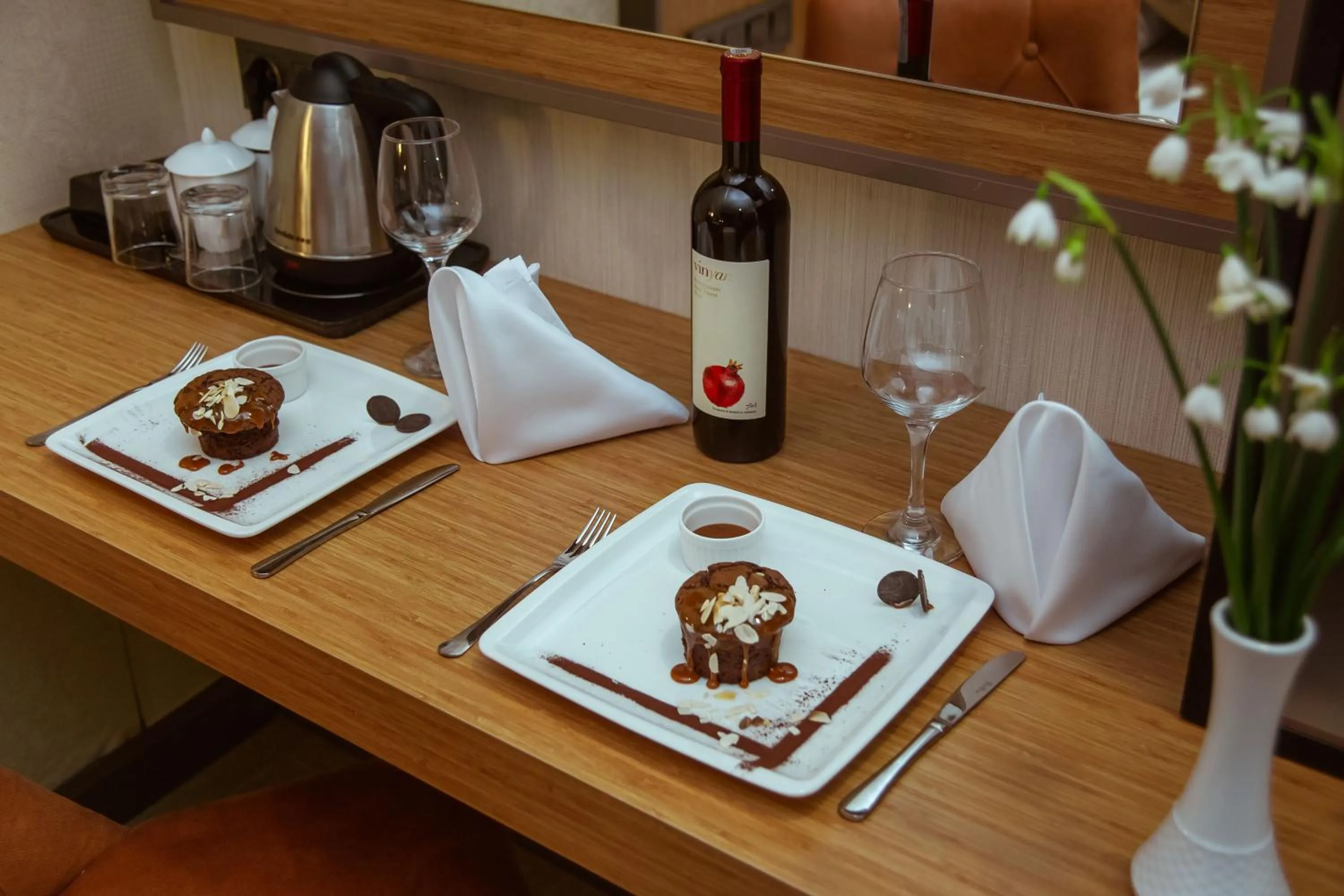 Alcoholic drinks in New Wave Hotel