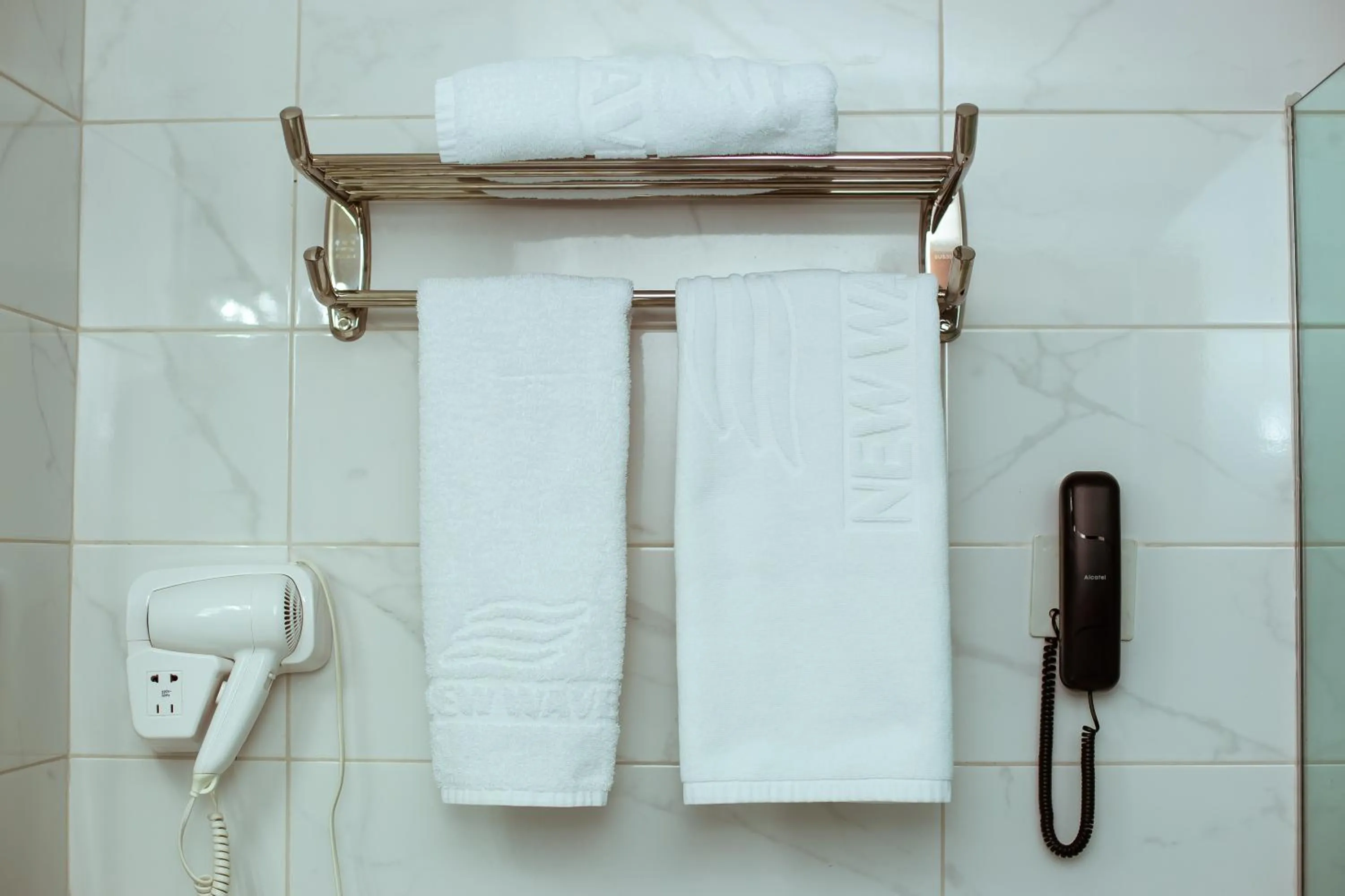 Bathroom in New Wave Hotel