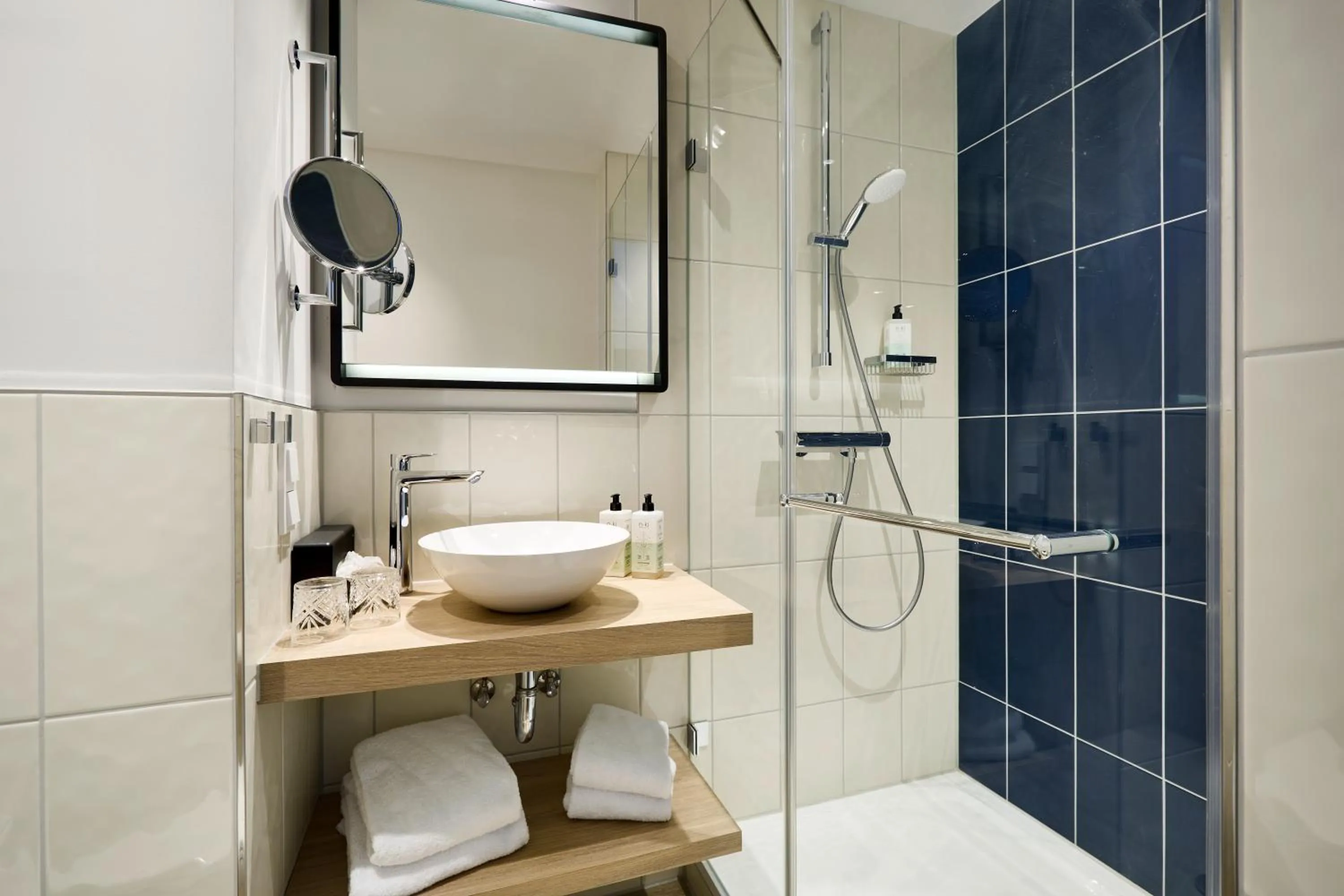 Shower in Hotel Loccumer Hof