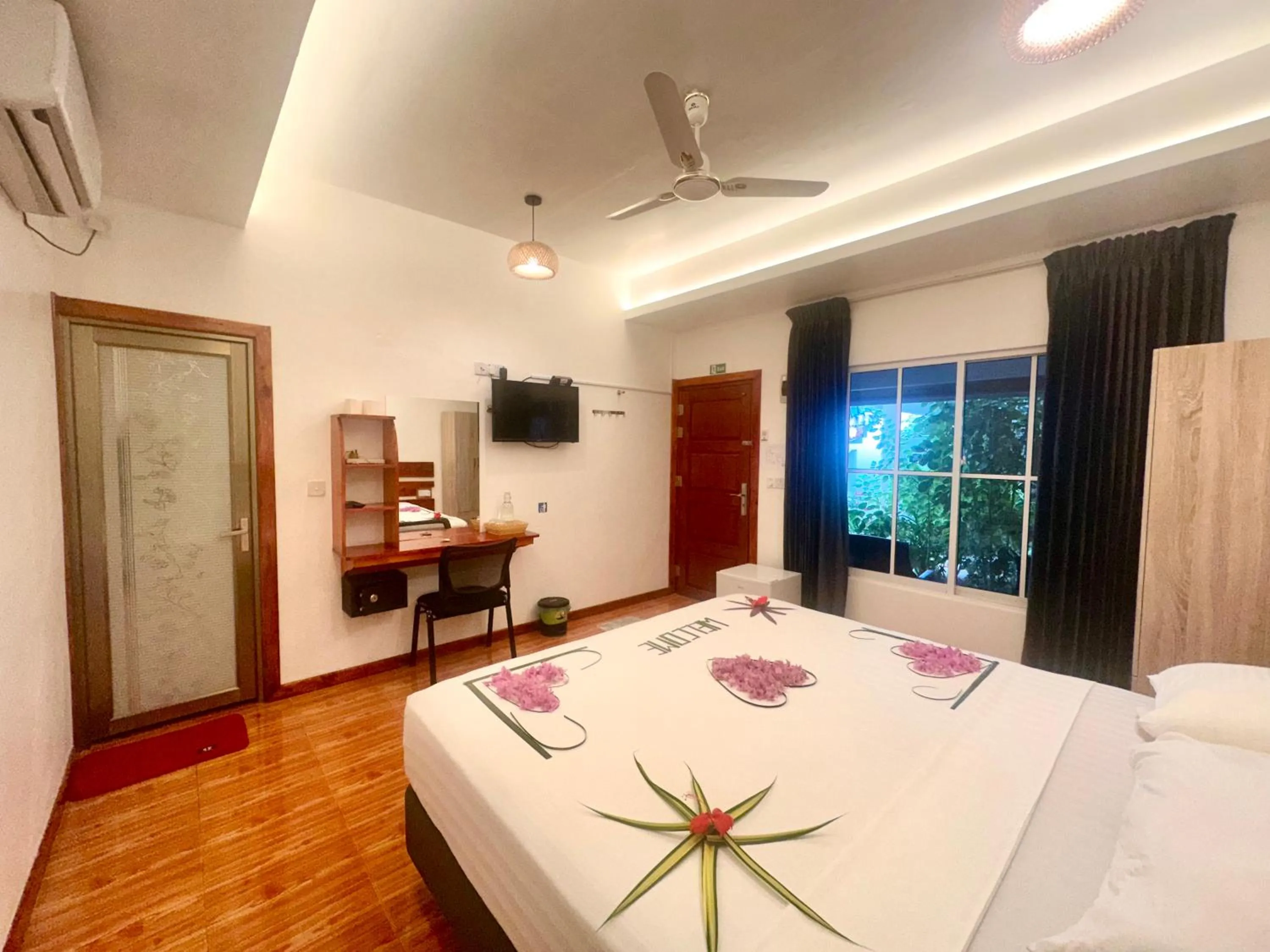 Bed in Thoddoo Island Life