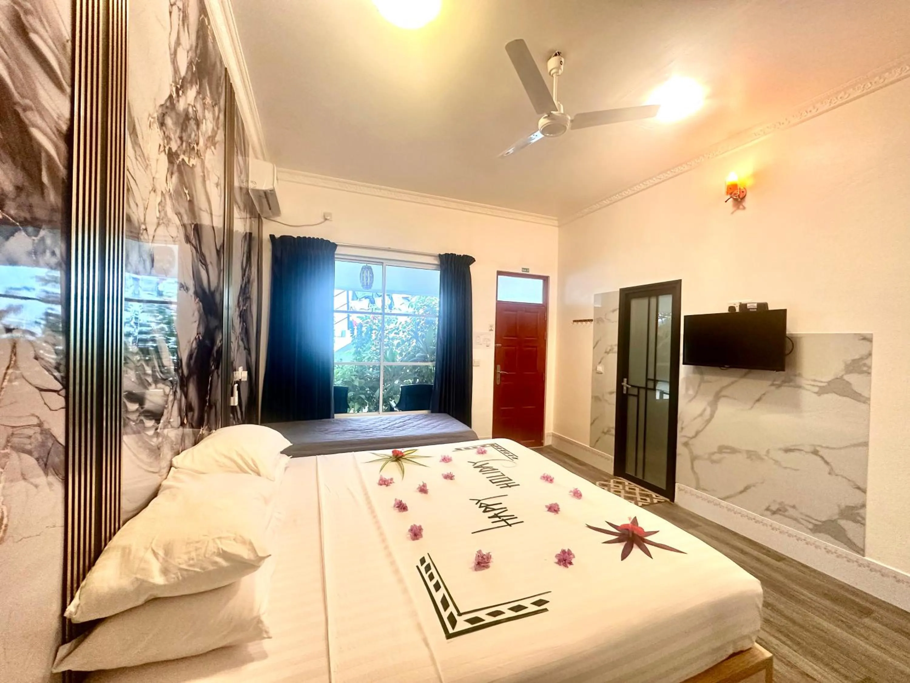 Bed in Thoddoo Island Life