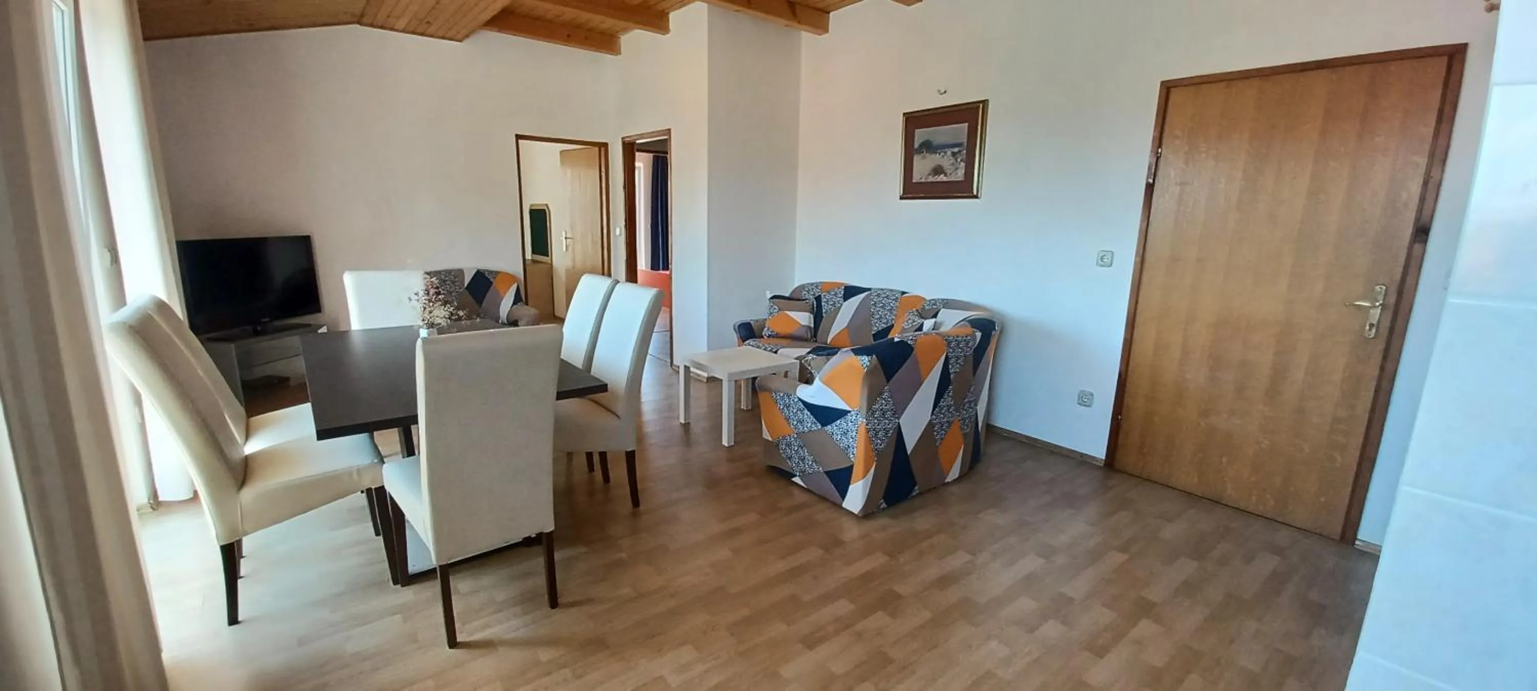 Apartments & rooms Mila