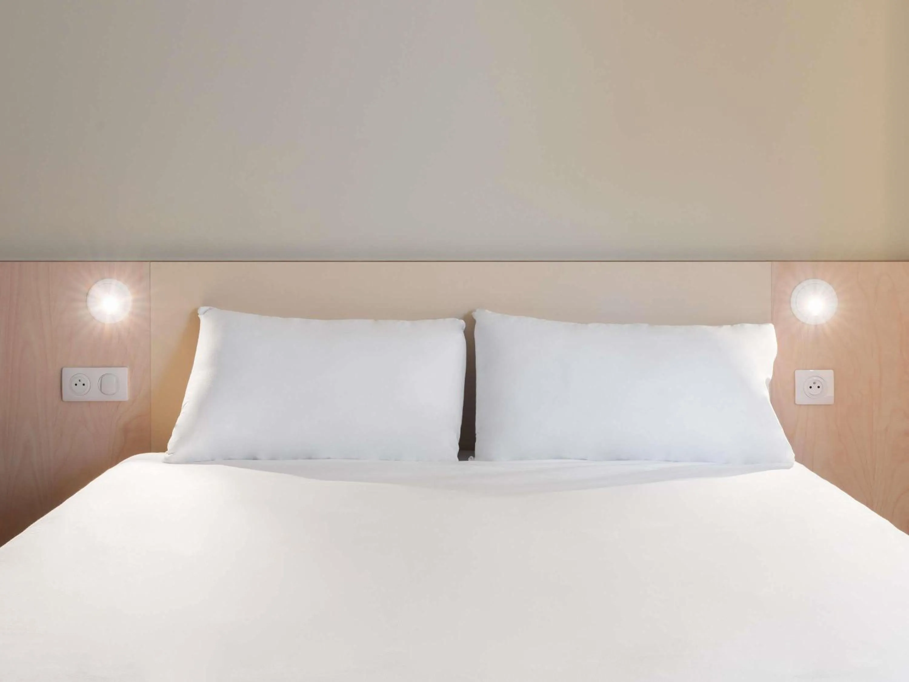 Bedroom, Bed in ibis budget Marne la Vallée Val d'Europe