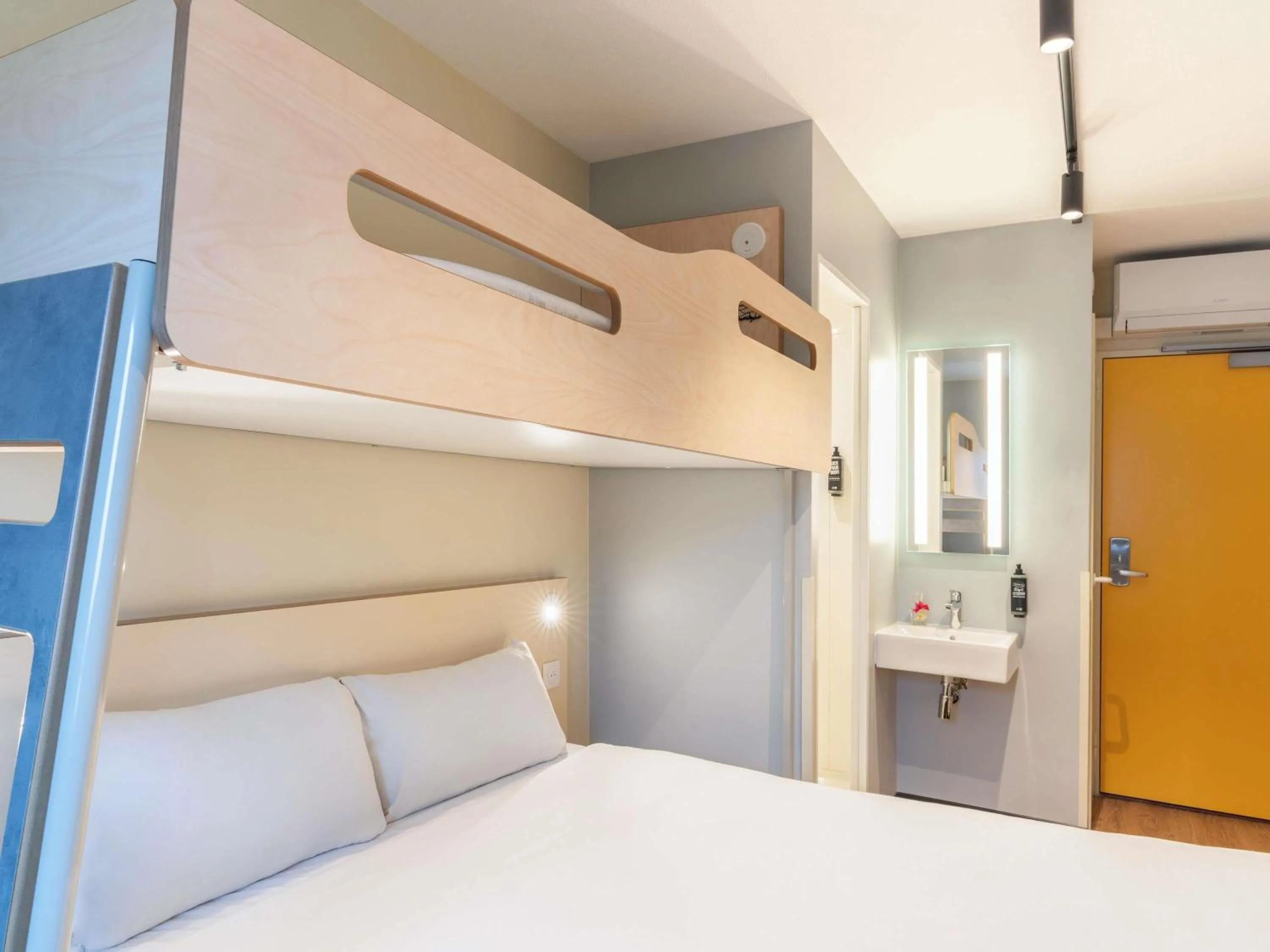 Bedroom, Bed in ibis budget Marne la Vallée Val d'Europe