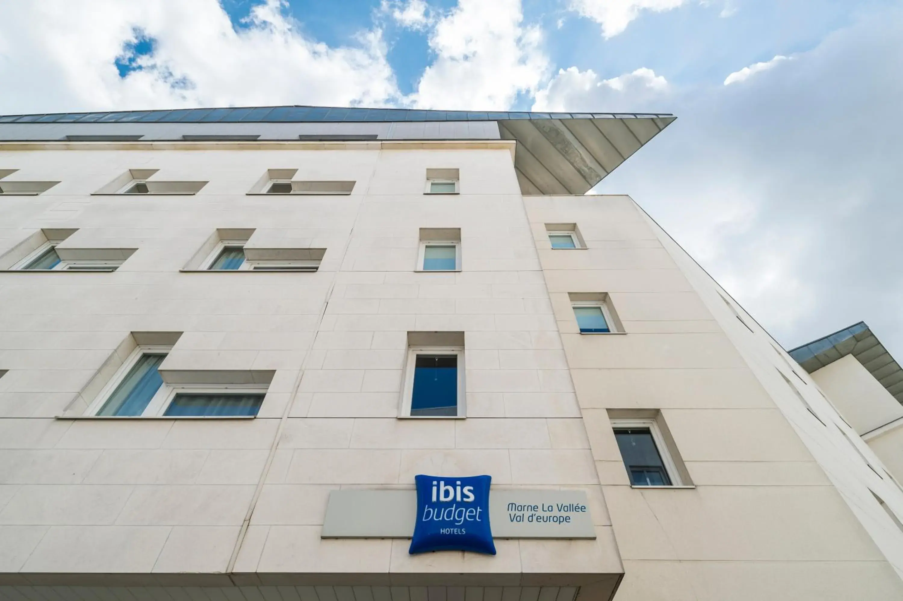 Facade/entrance in ibis budget Marne la Vallée Val d'Europe Facade/entrance in ibis budget Marne la Vallée Val d'Europe