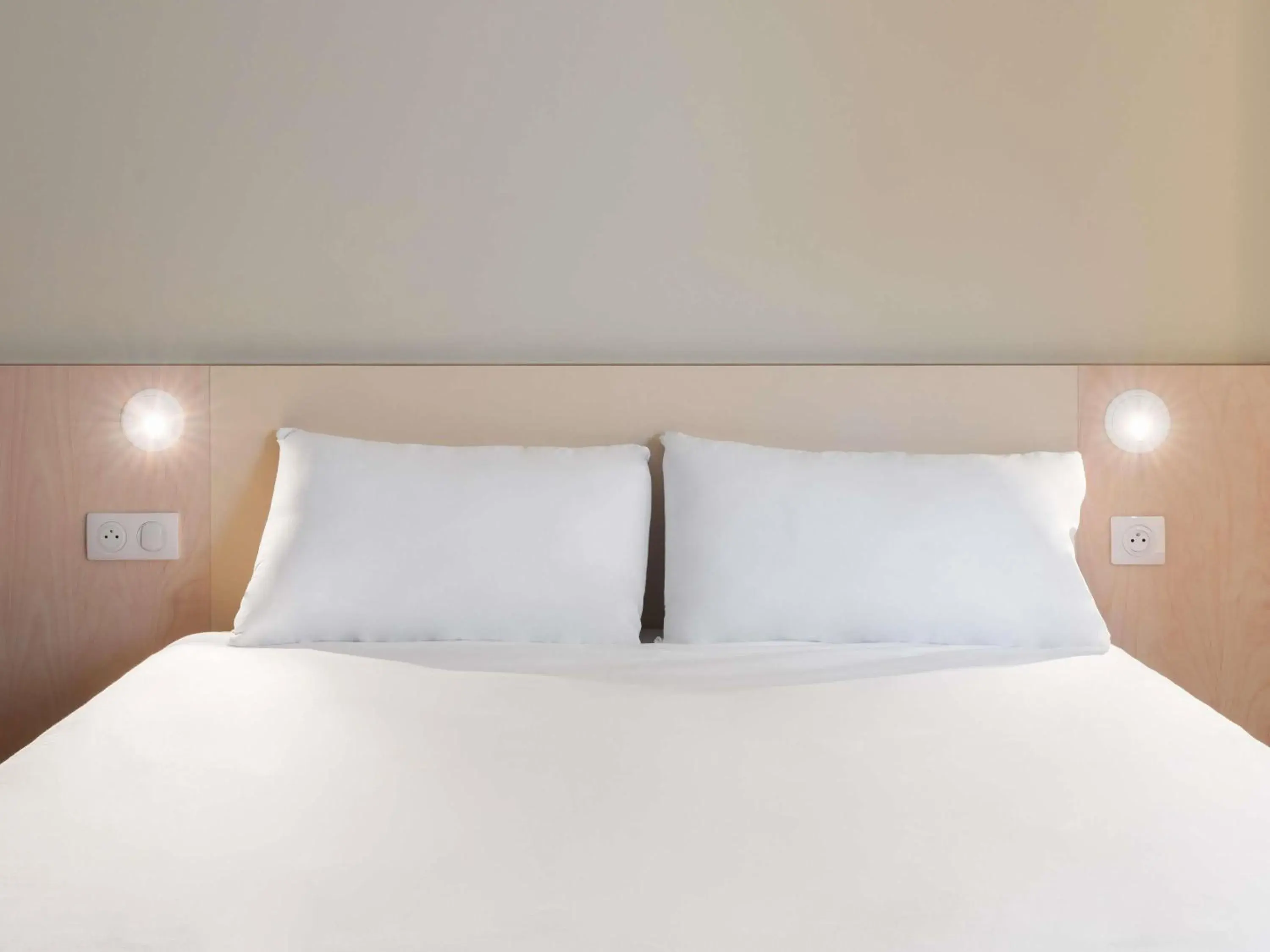 Bedroom, Bed in ibis budget Marne la Vallée Val d'Europe Bedroom, Bed in ibis budget Marne la Vallée Val d'Europe