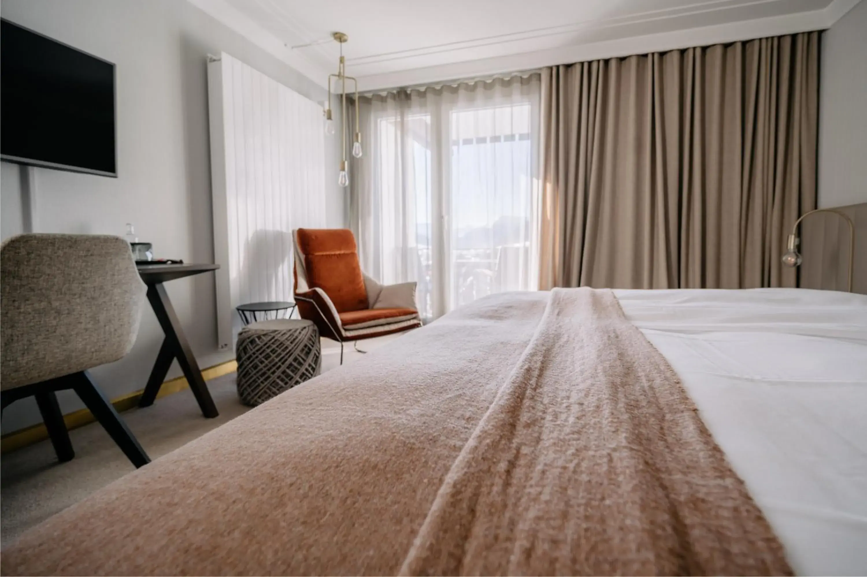 Photo of the whole room, Bed in Kongress Hotel Davos Photo of the whole room, Bed in Kongress Hotel Davos