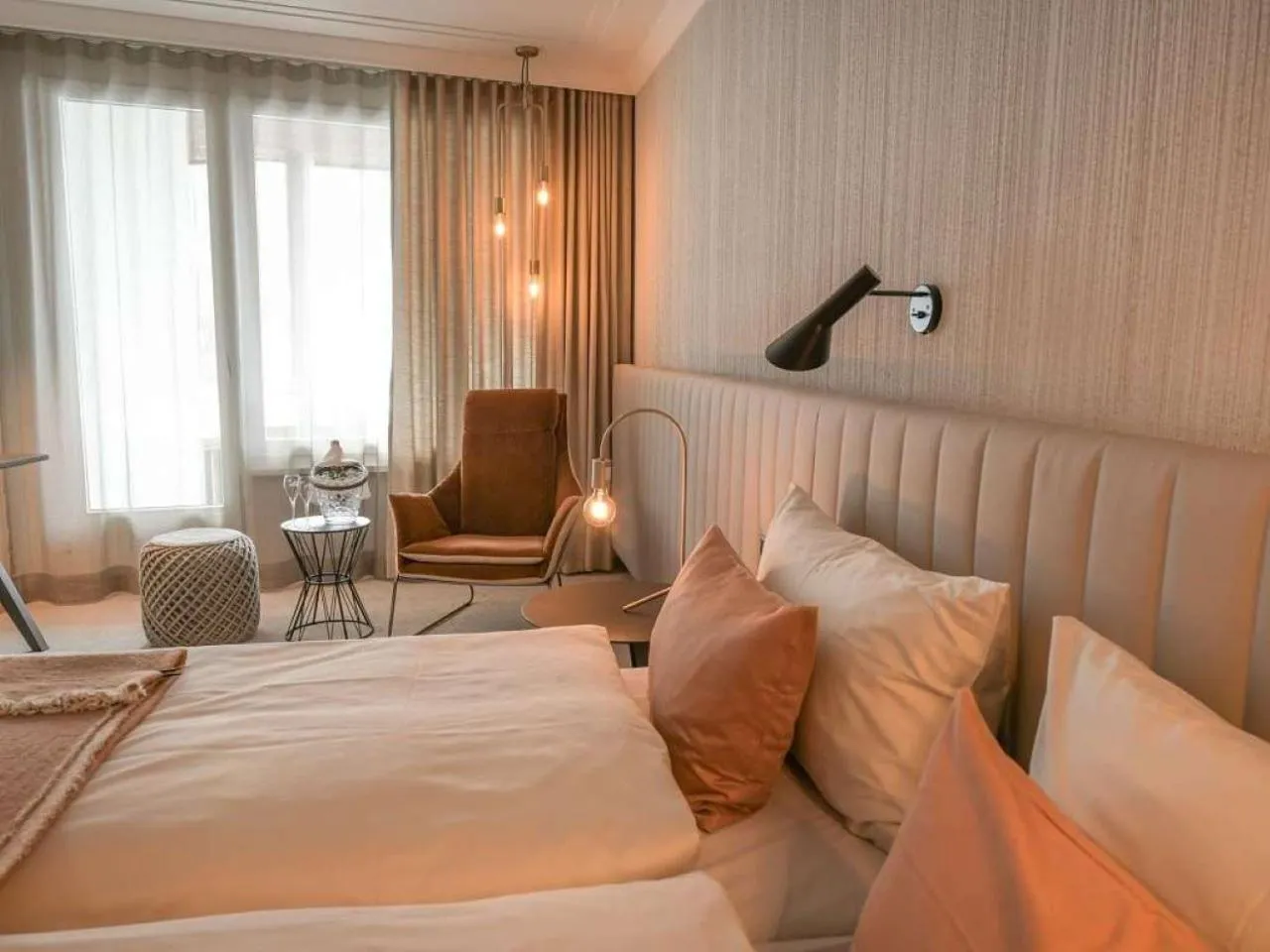 Photo of the whole room, Bed in Kongress Hotel Davos